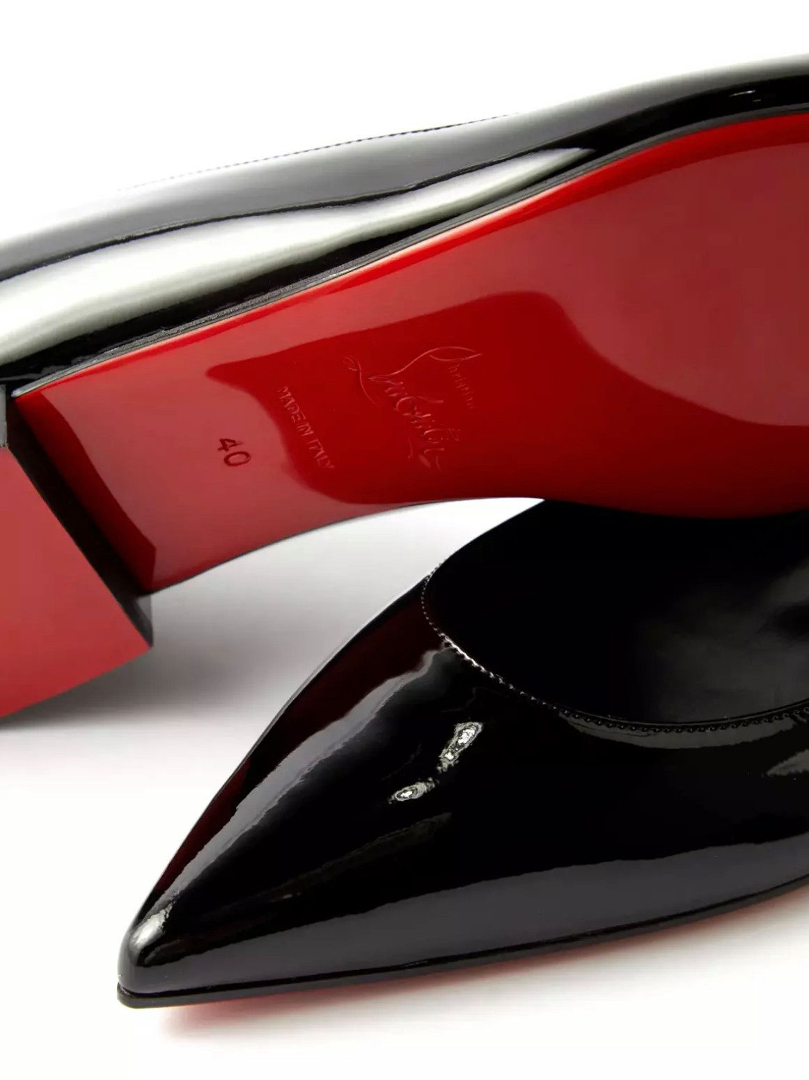 CHRISTIAN LOUBOUTIN Hot Chickita Flats Lackleder Schuhe Ballerina Hochwertiges Lackleder vom Kalb, rot lackiertem Sohle
