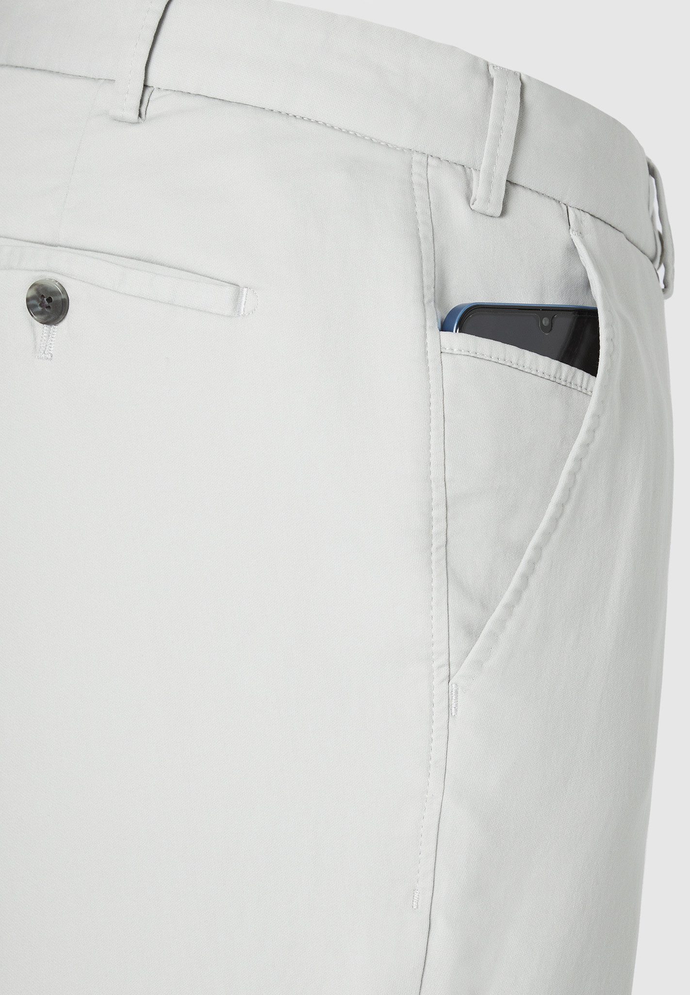Hiltl Chinos Tourist 2.0 Chino Hose Herren Slim Fit Soft Cotton, hellgrau, 46 Baumwollhose mit Stretch, komfortable Hose für Reisen und Alltag