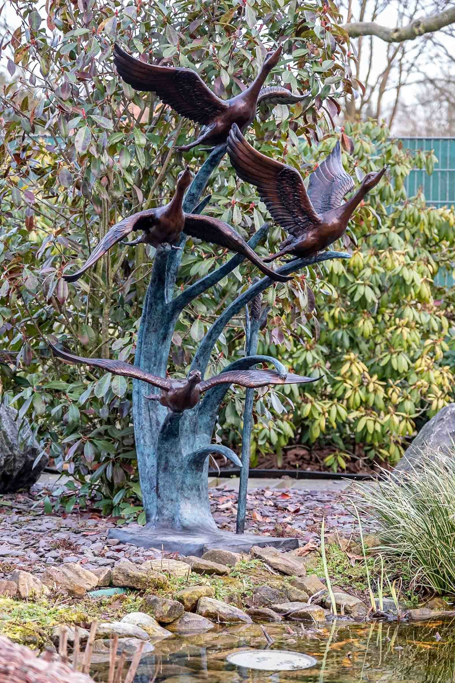 Vier Gartenfigur IDYL Ente Bronze-Skulptur Brunnen, Bronze IDYL