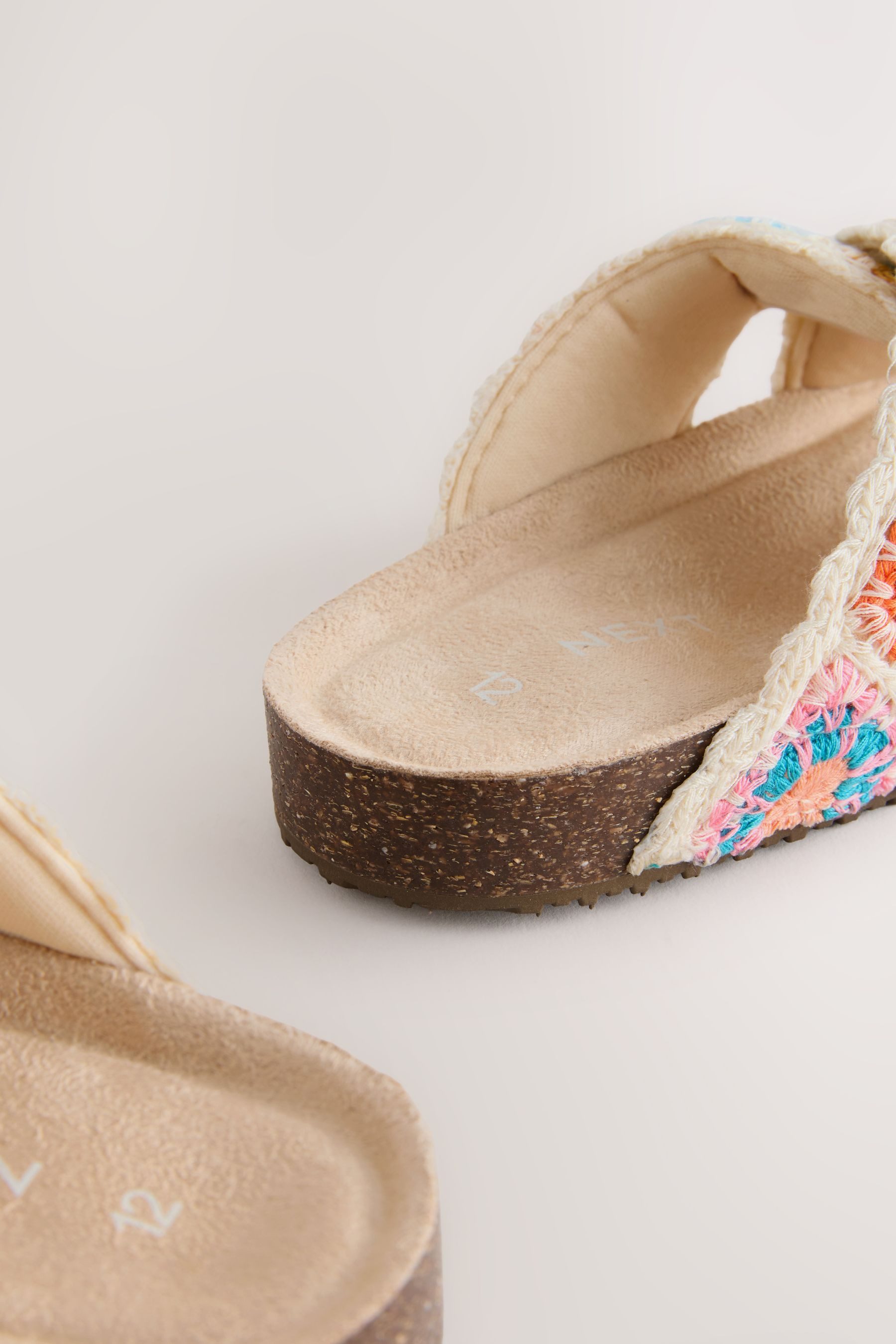 Next Schlupfsandalen mit Kork-Fußbett Sandale – Bild 5 von 5