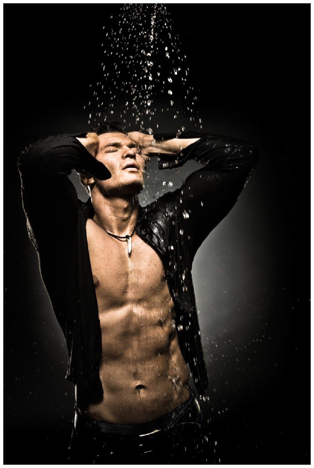 Wallario Poster, Sexy Mann unter der Dusche, in verschiedenen Ausführungen