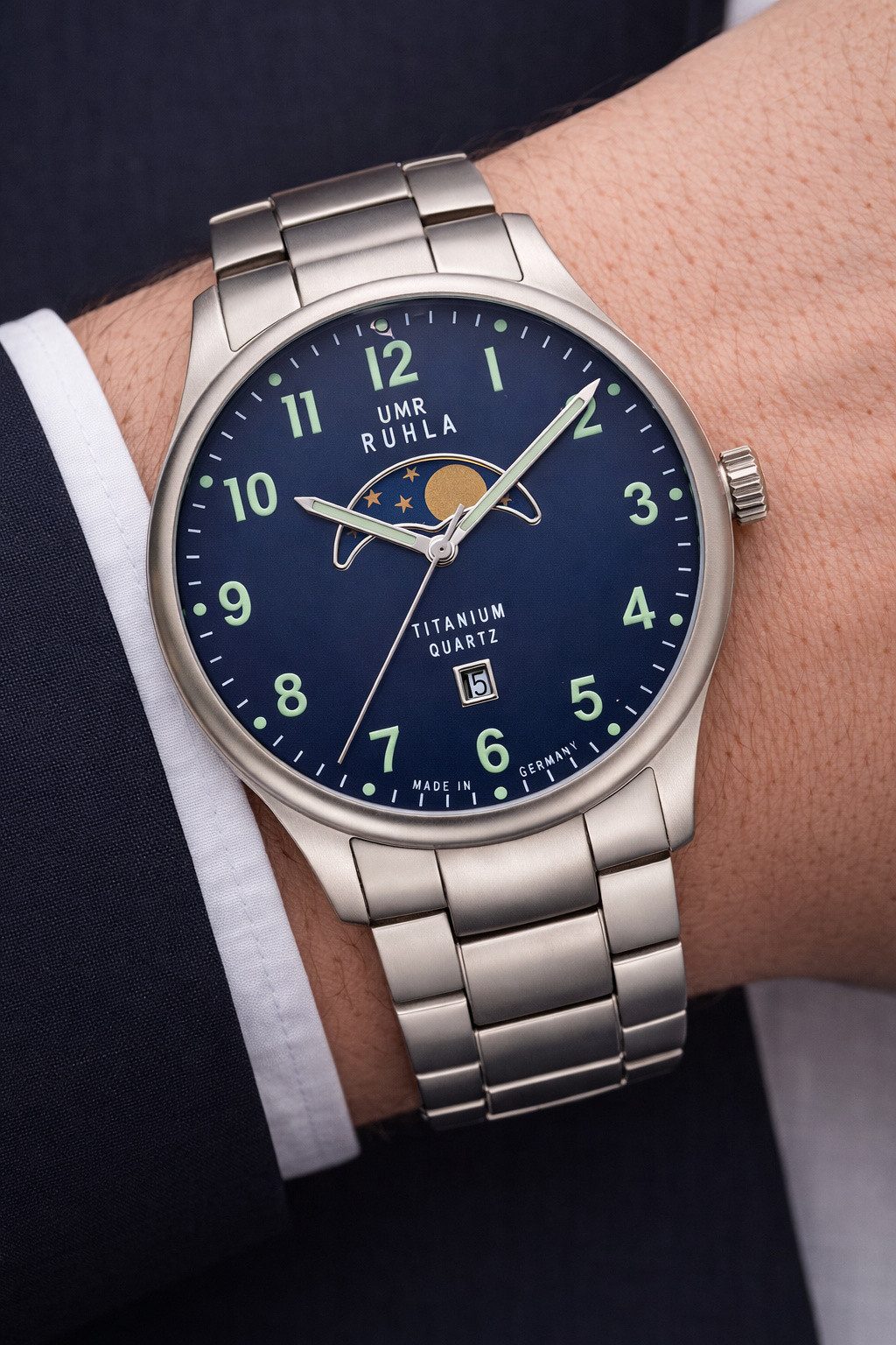 UMR Ruhla Quarzuhr Mondphase Herrenuhr 20912M Titan 41,5 mm Titanband Made in Germany
