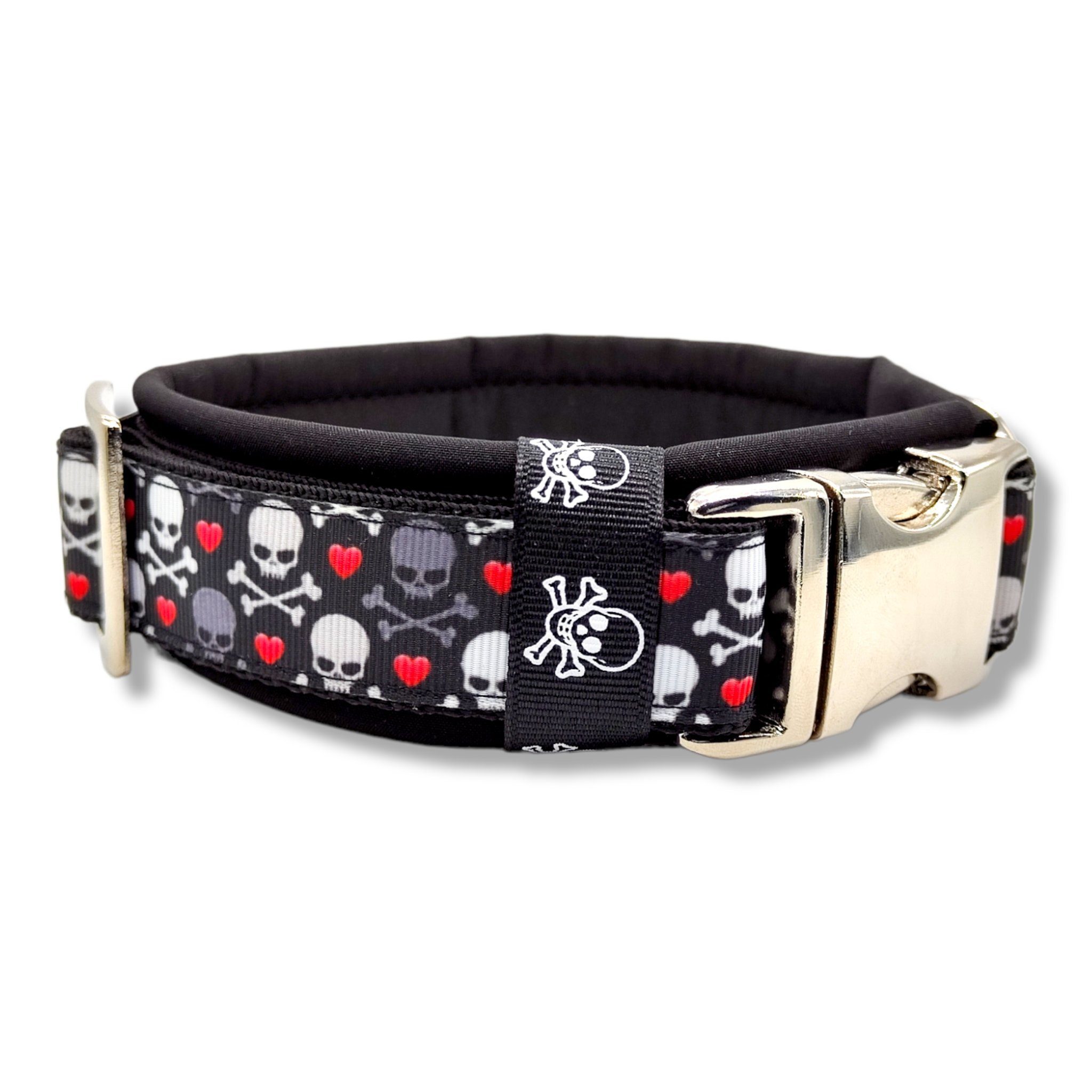 D by E Couture Hunde-Halsband "Skulls & Hearts IV", gepolstert, verstellbar, 30mm breit, Handmade