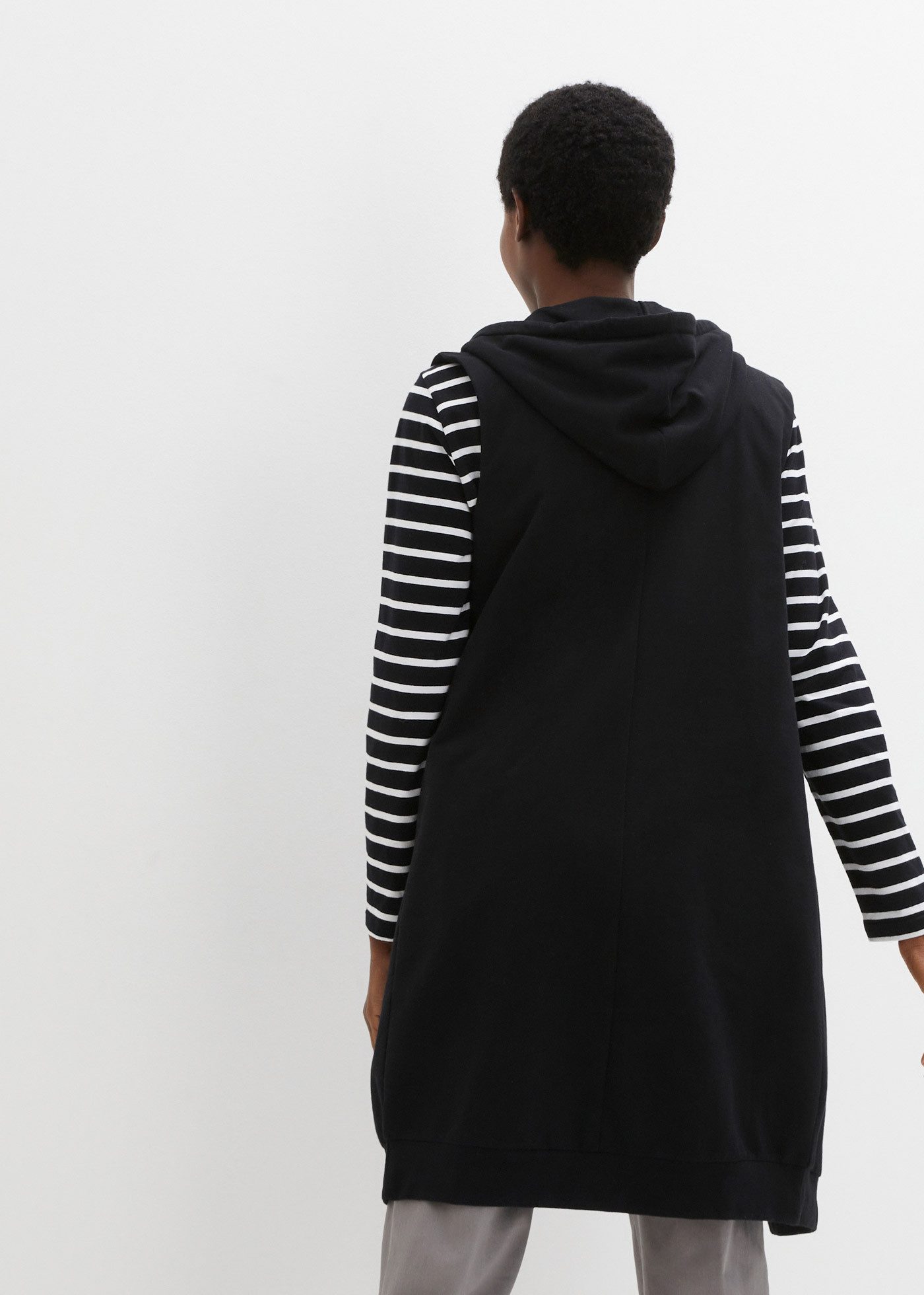 bonprix Sweatweste lange Weste mit Kapuze, Baumwoll-Mischung, 2-Wege-Zipper