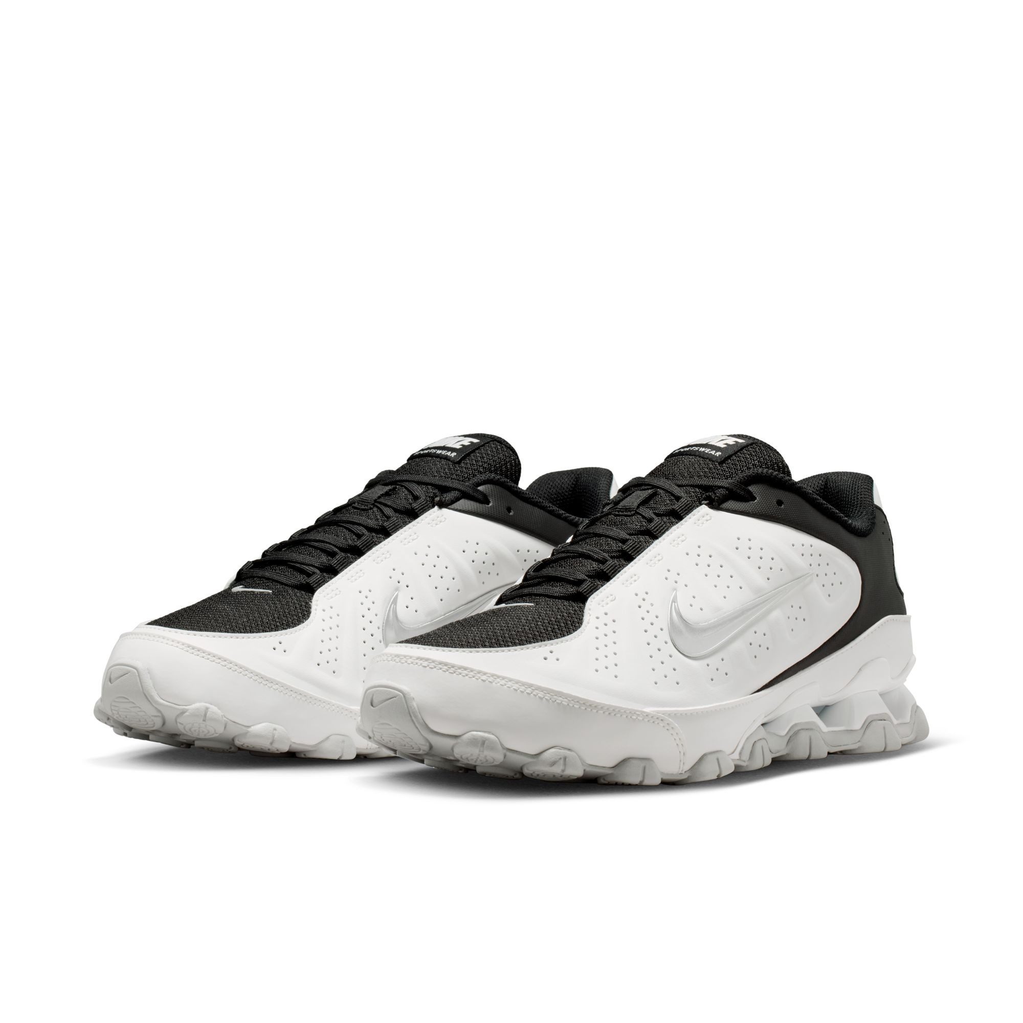 Nike Sportswear Reax 8 SL Sneaker inspiriert vom Design des Nike Shox TL
