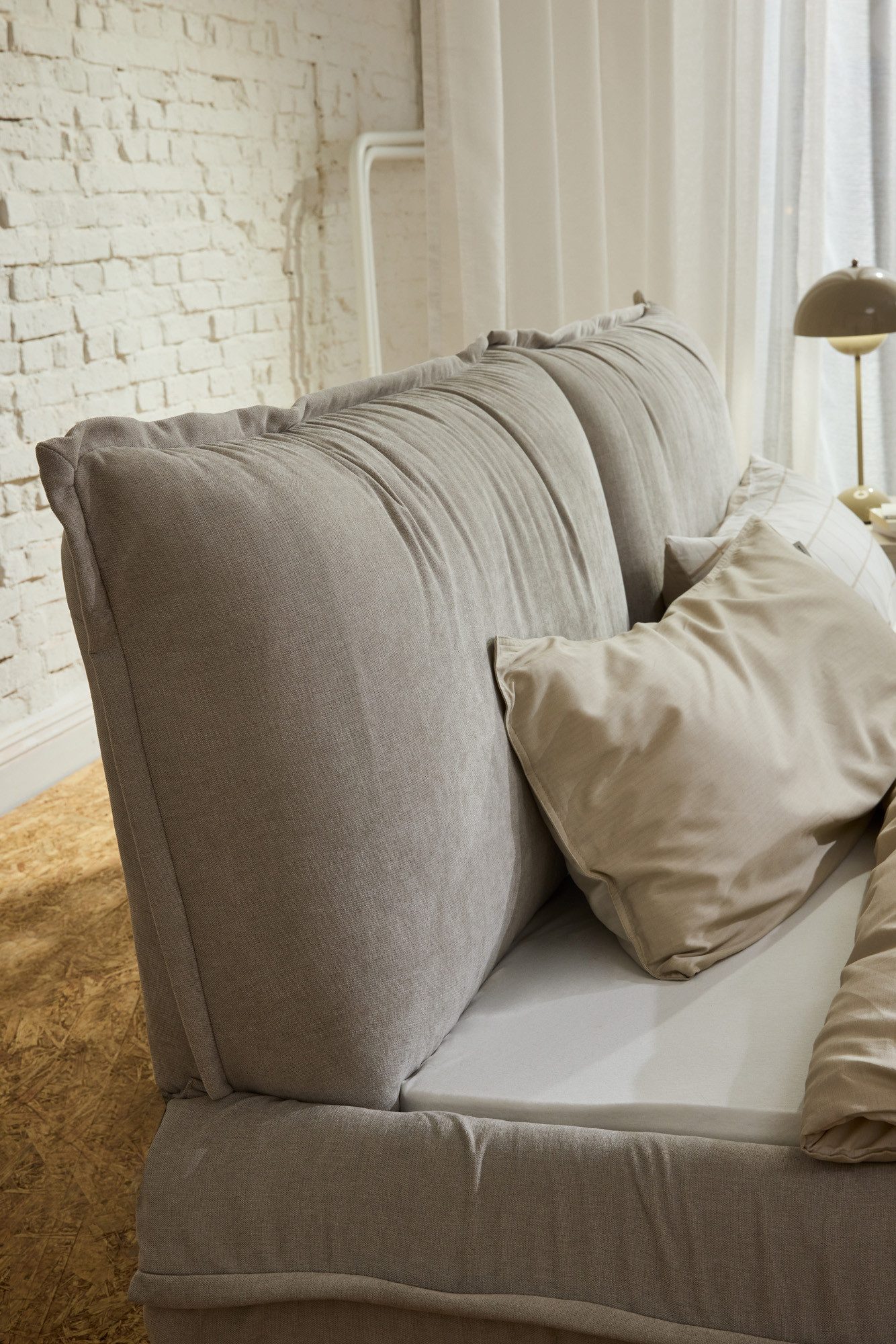 TOM TAILOR HOME Polsterbett PILLOW BED – lässiges Bett mit Kopfteil und Bettrahmen in Kissenform, besonders niedrige Optik – Bettrahmen mit abnehmbarem Bezug – Bild 4 von 5
