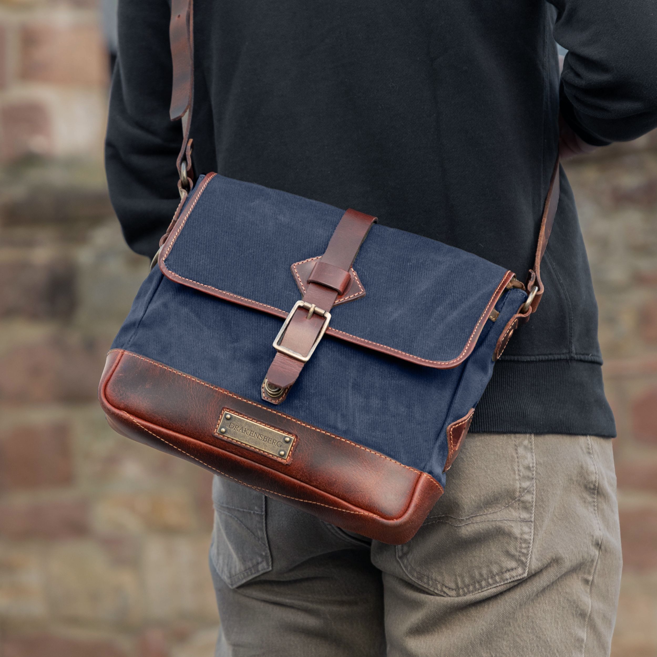 DRAKENSBERG Umhängetasche Messenger Bag »Nate« Ozean-Blau, Herren Cross-Bod günstig online kaufen
