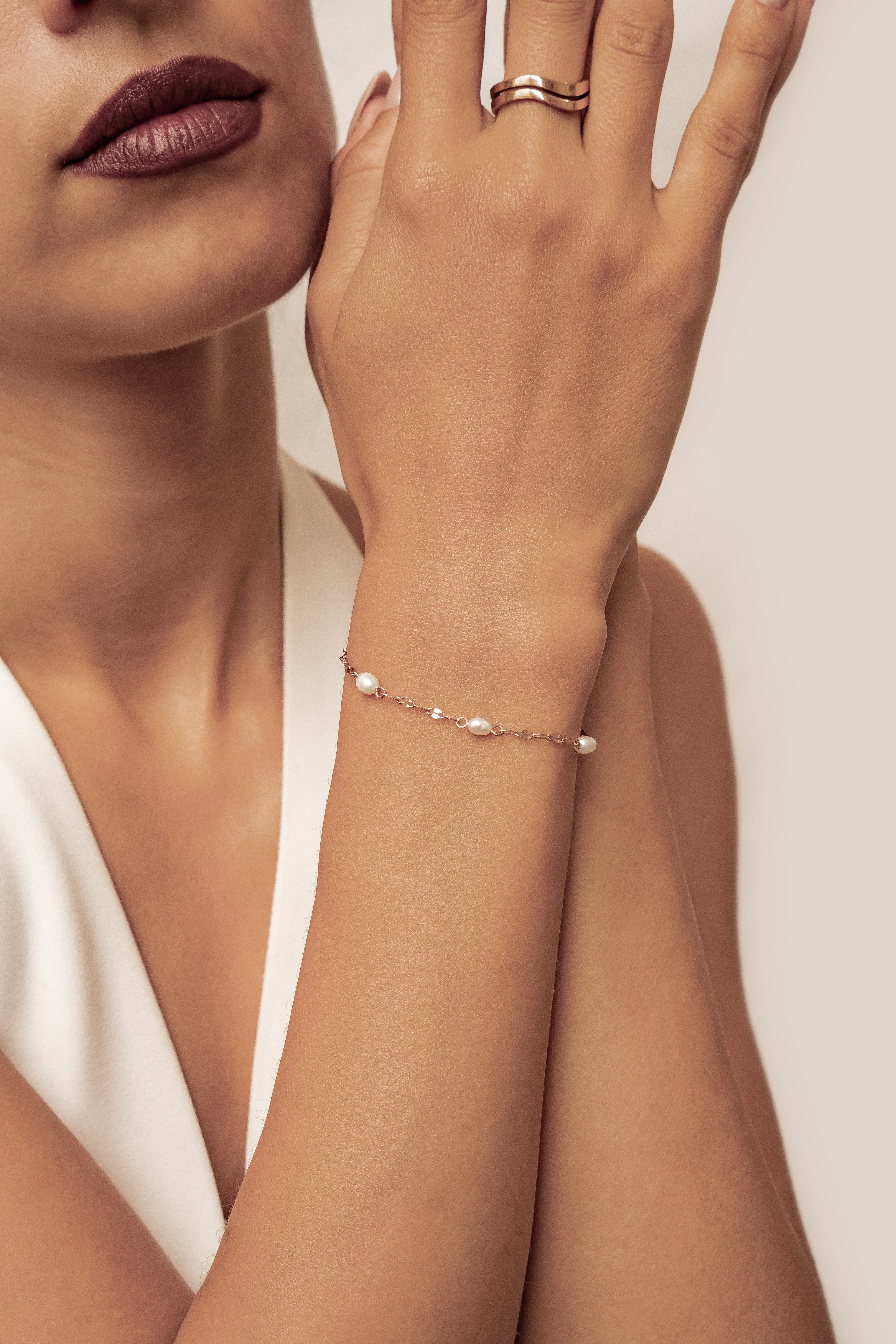 Hey Happiness Perlenarmband 18K Vergoldet – Süßwasserperlen Armkette aus Edelstahl, verstellbarer Damen-Schmuck (15,9-19,7 cm) & Brautschmuck