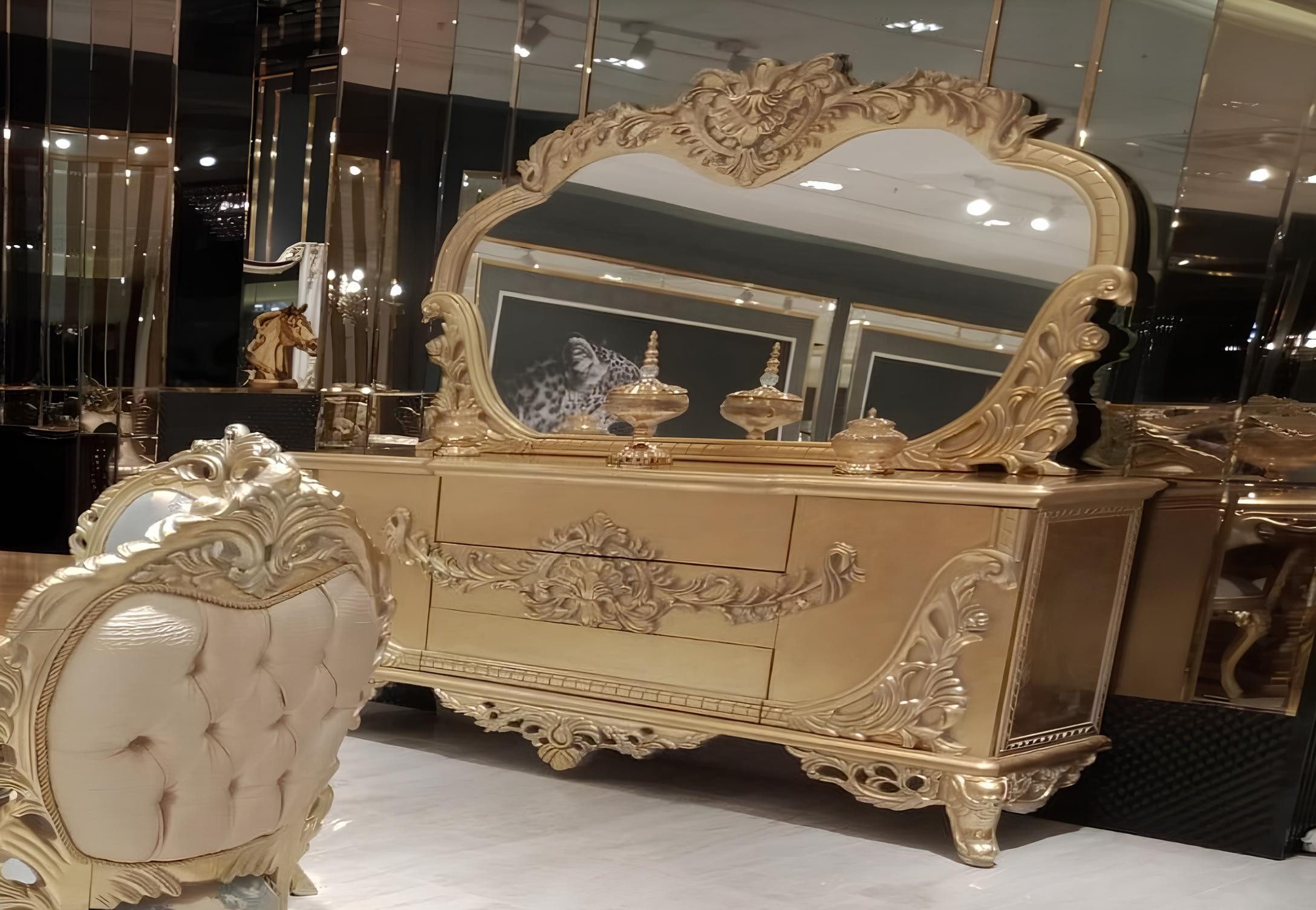 JVmoebel Sideboard Esszimmer-Anrichte in Gold mit eleganter Art déco-Ästhetik, Made in Europa