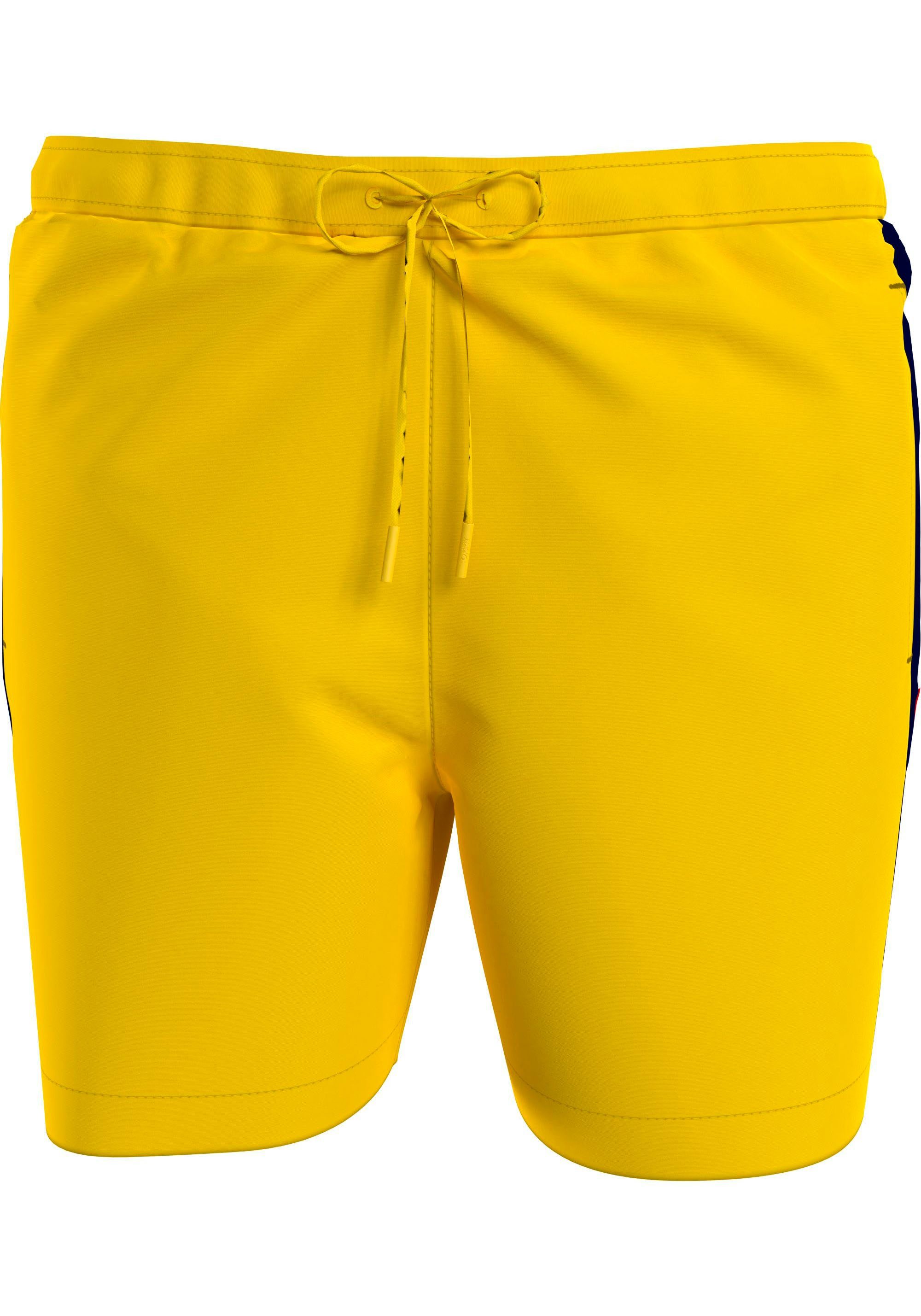 Hilfiger Badeshorts Markenlabel Tommy Tommy SF mit Hilfiger MEDIUM DRAWSTRING Vivid-Yellow Swimwear