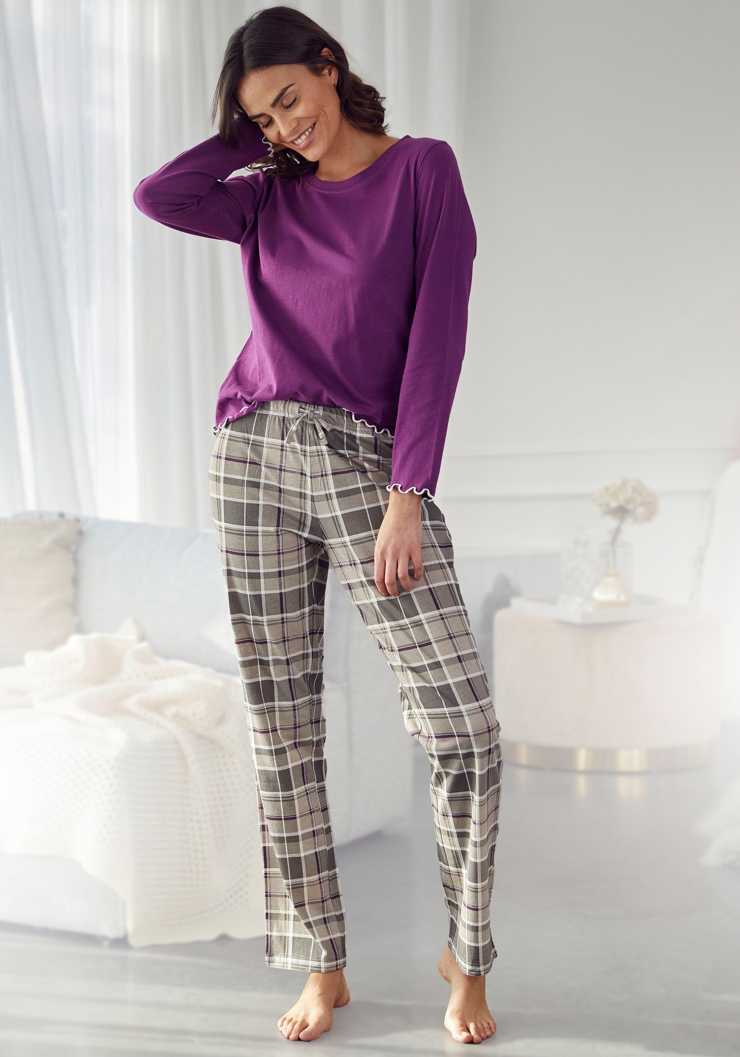 LASCANA Pyjama (2 tlg., 2-teilig) mit Flanellhose im Karomuster