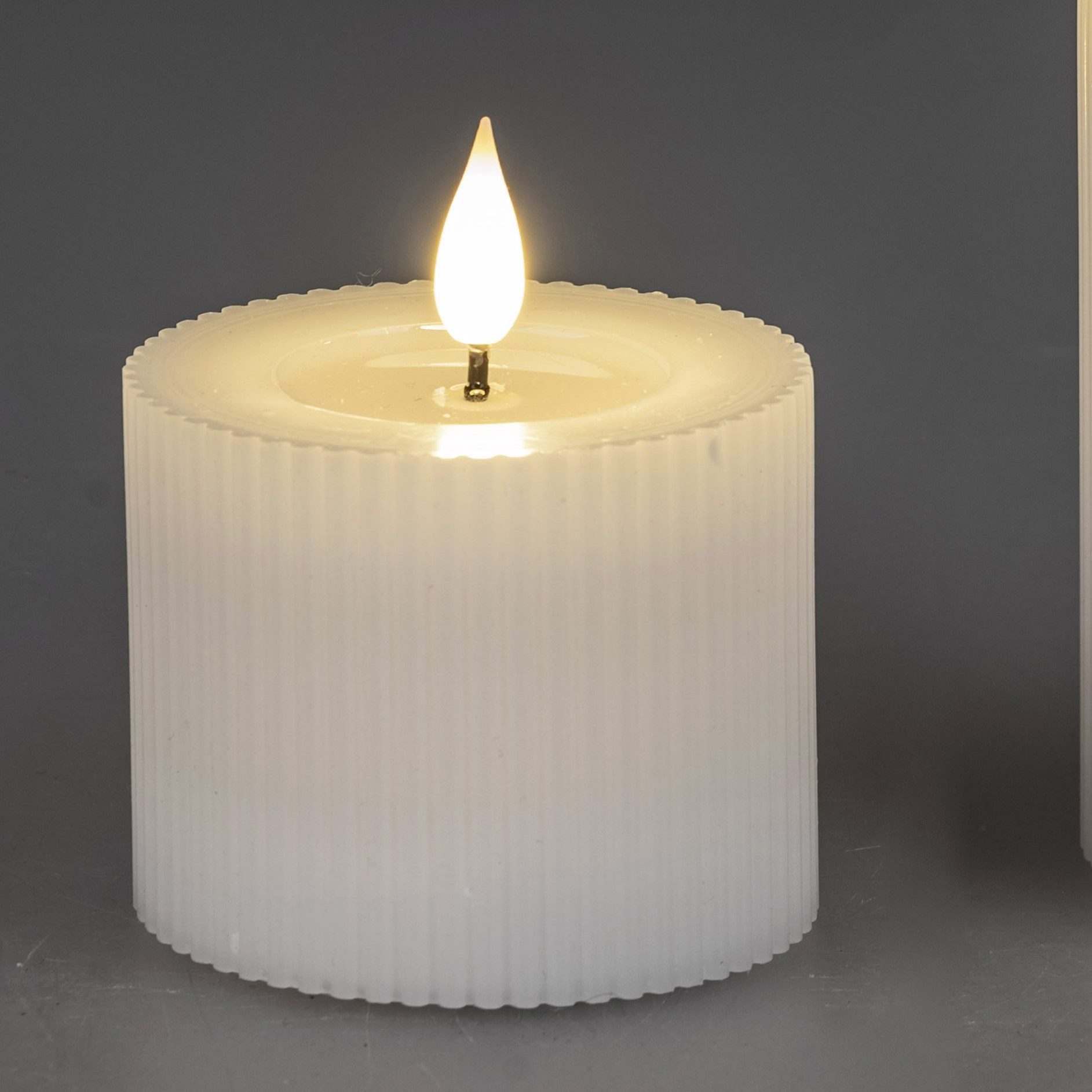 formano LED-Kerze Streifen, mit Timerfunktion, Weiß, Motiv: Rillen, Material: Echtwachs + Kunststoff