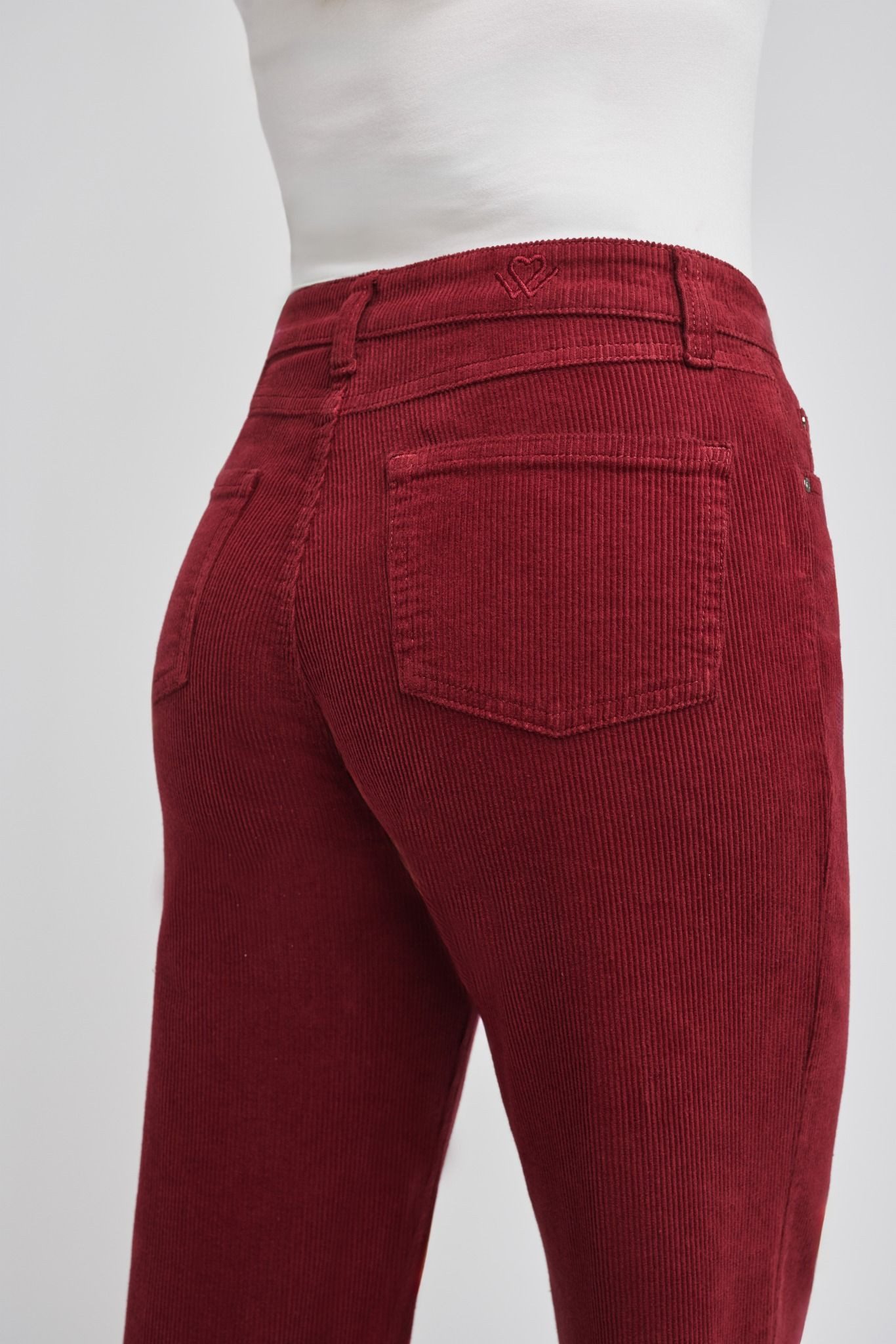 wonderjeans Cordhose Loose Fit mit aktuell weiten Beinverlauf günstig online kaufen