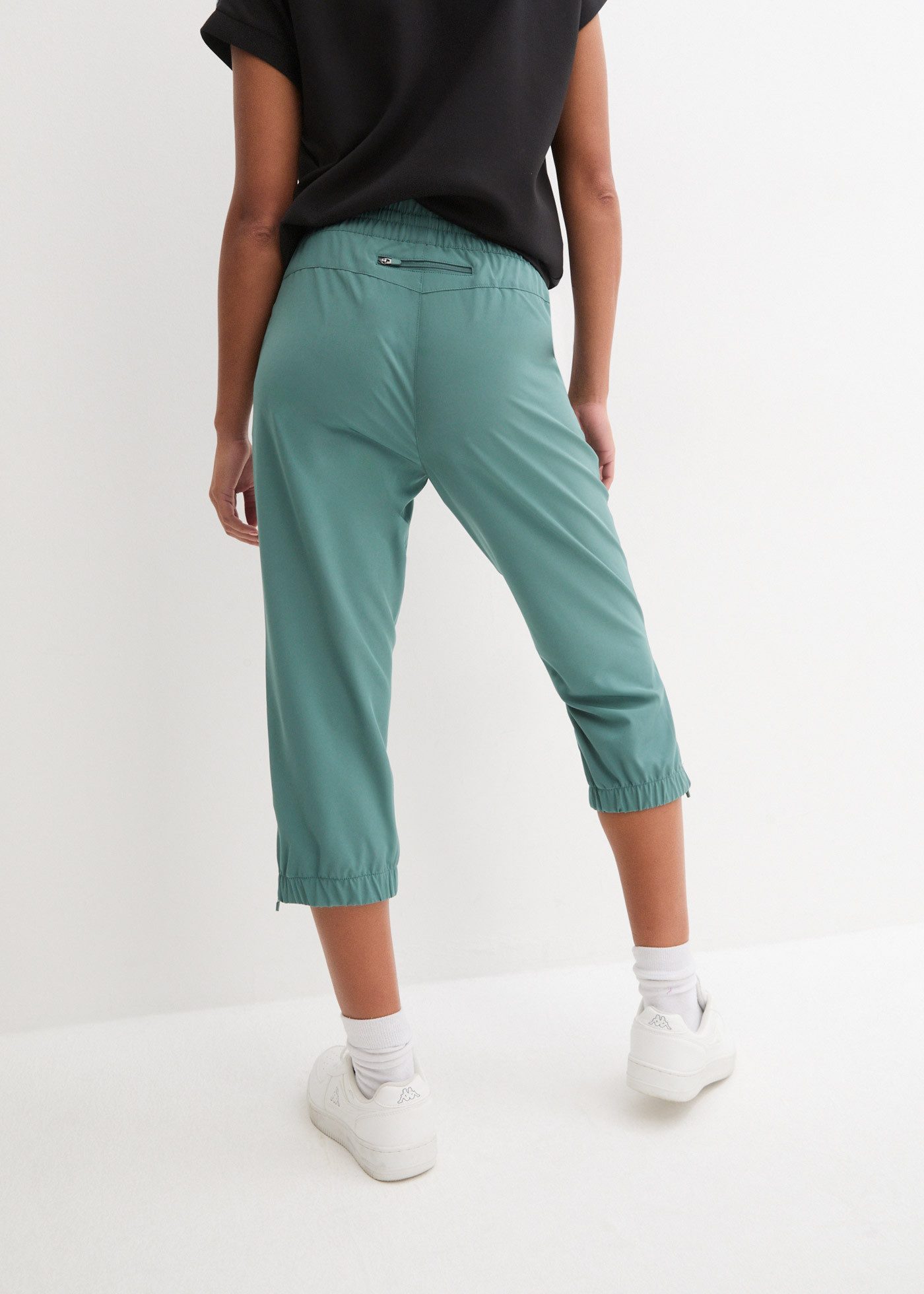 bonprix Funktionshose in 7/8 länge, Seitenschlitze mit Zipper, Reißverschlusstasche hinten