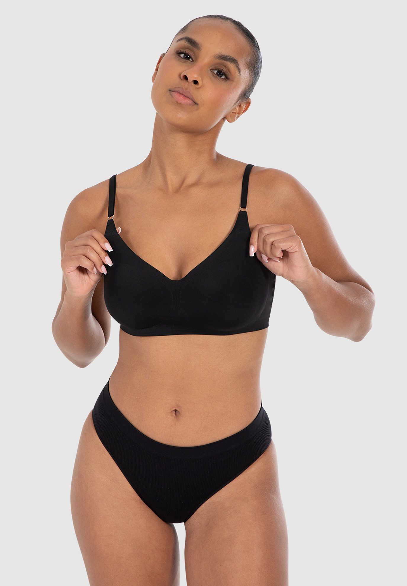 Bralette Nysa mit Cups, leicht bügellos Komfort BH, anpassbare Träger