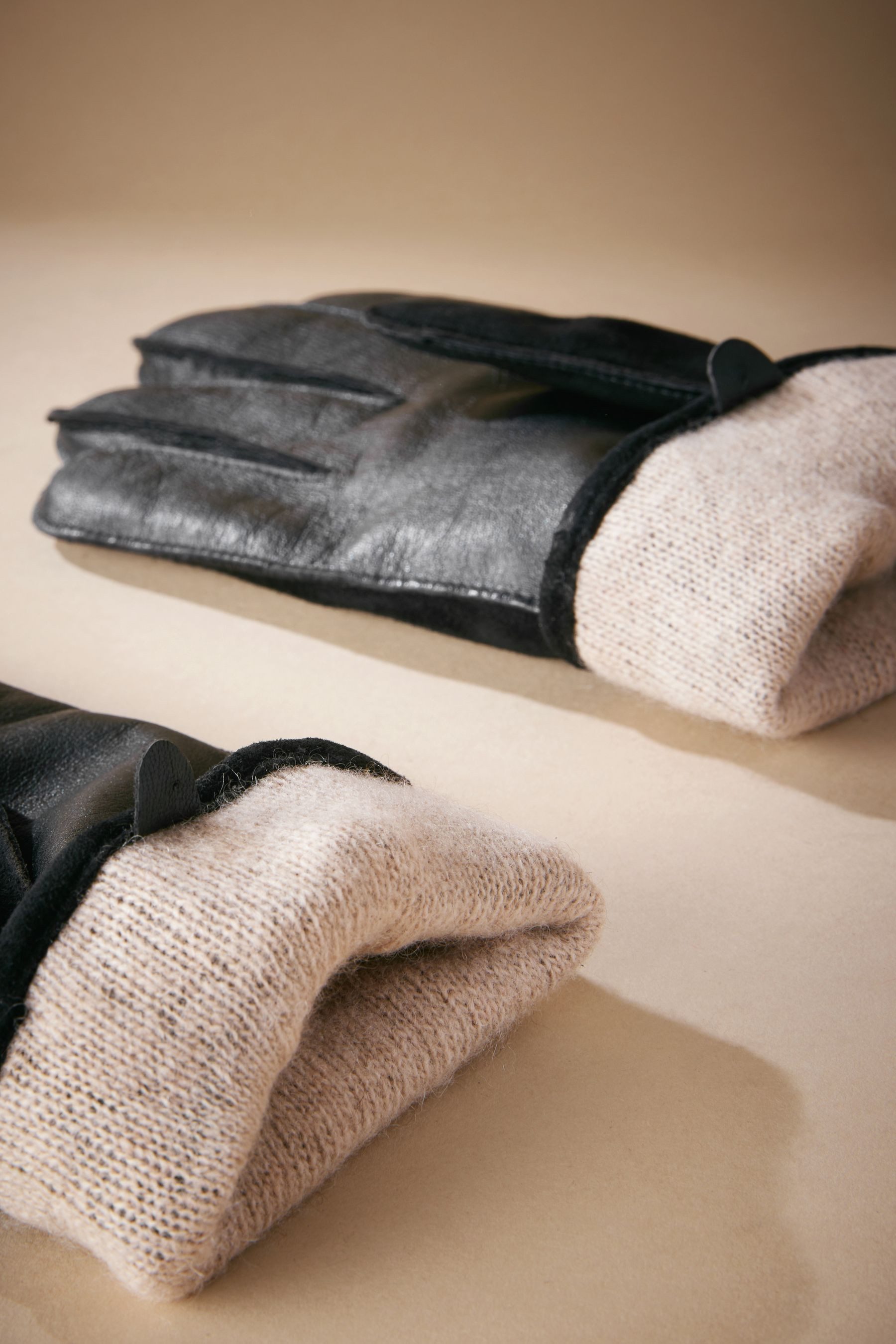 Next Lederhandschuhe Velourslederhandschuhe mit Woll-Kaschmirfutter (1-St) günstig online kaufen