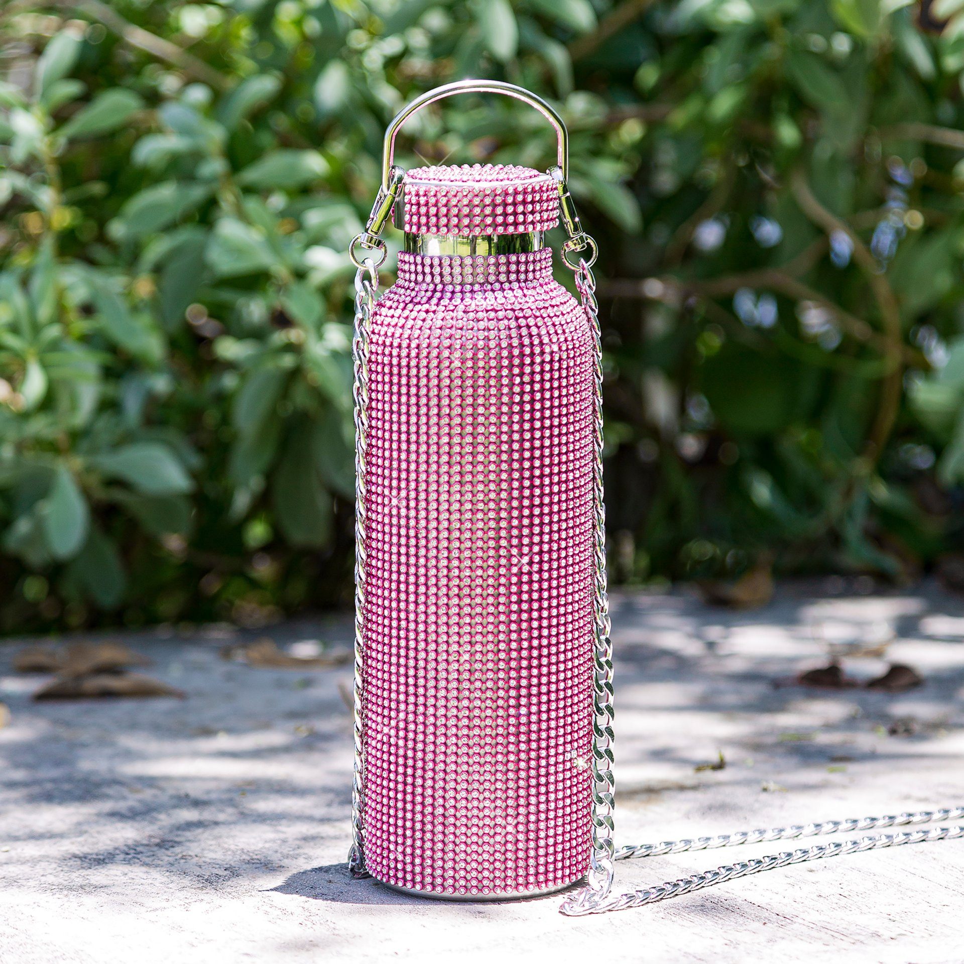 Paris Hilton Trinkflasche Paris Hilton, Luxus Trinkgefäß mit über 5000 Strasssteinen, Wasserflasche in Diamant-Optik, Luxusgetränkebehälter, aus Edelstahl