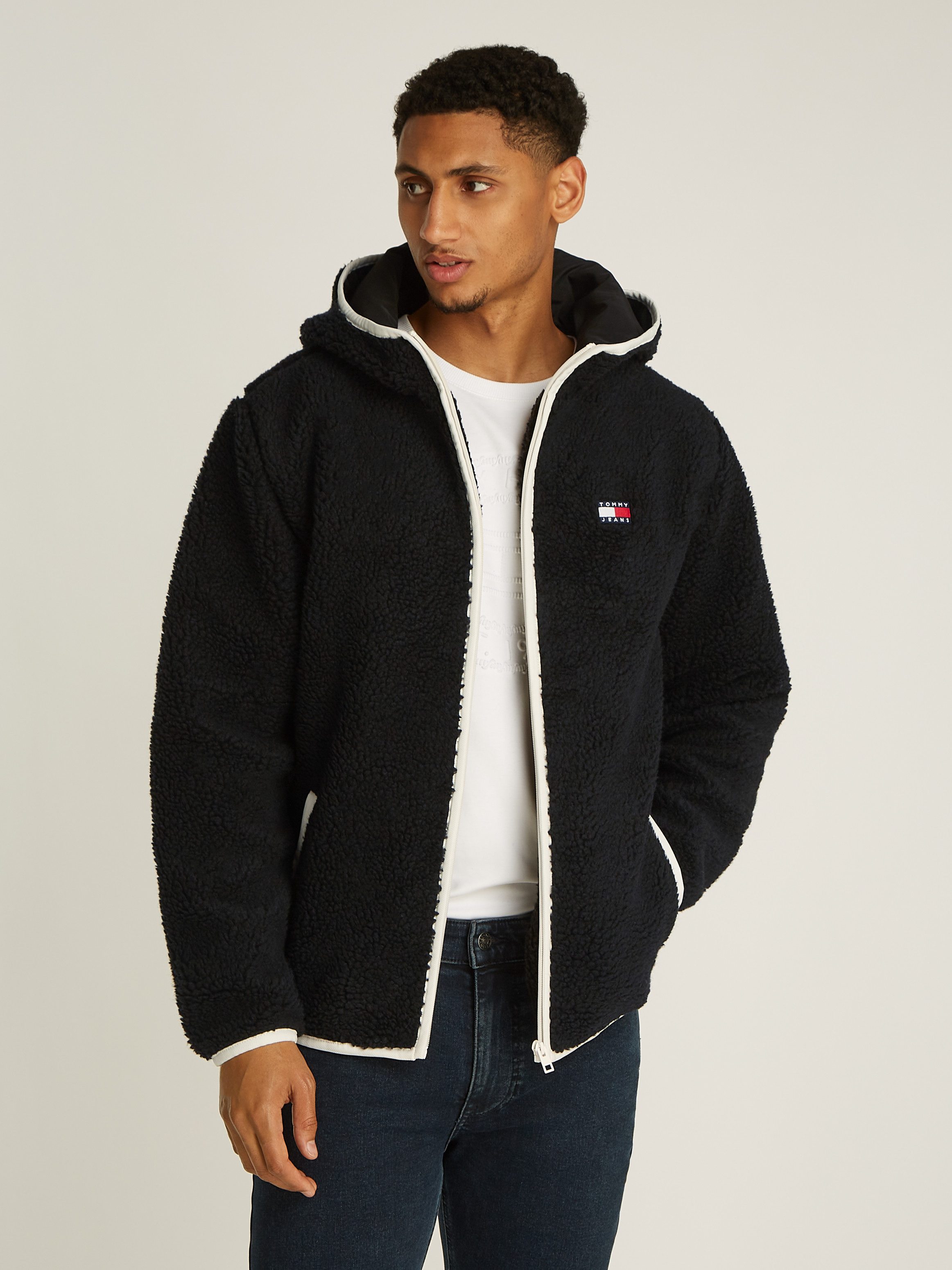 Tommy Jeans Plüschjacke TJM REG BADGE TEDDY ZIP TRU EXT Freizeitjacke, Über günstig online kaufen