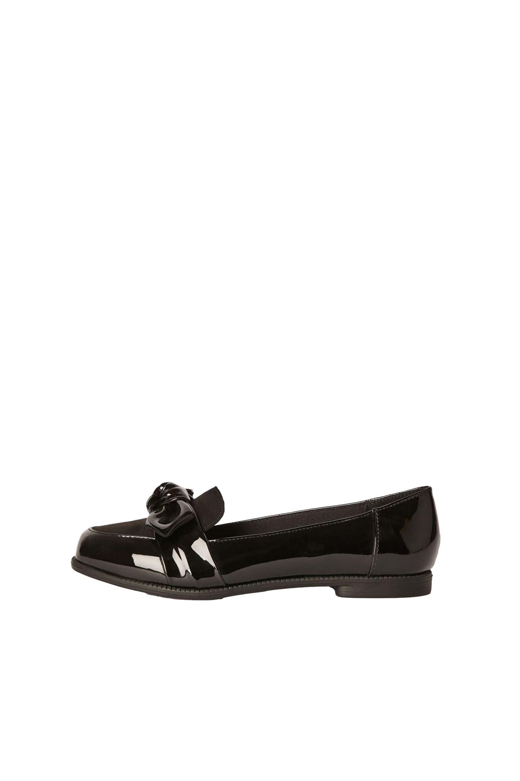Friends Like These flache Slipper in Lackoptik Loafer