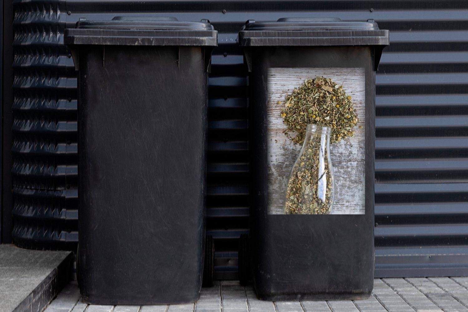 MuchoWow Wandsticker Container, Mülleimer-aufkleber, Sticker, (1 Abfalbehälter Mülltonne, St), einem Kräuter Getrocknete in Glas