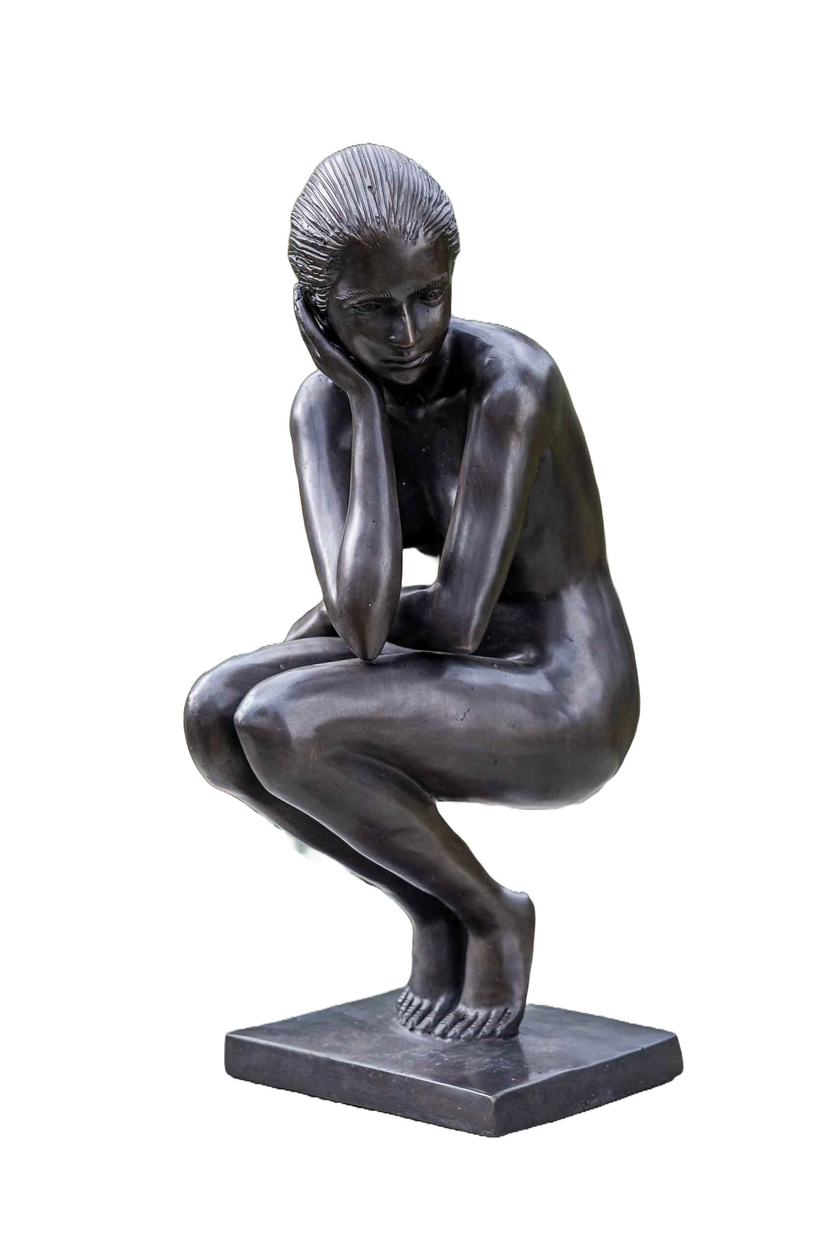 Gartenfigur IDYL Bronze-Skulptur Eine hockende Frau