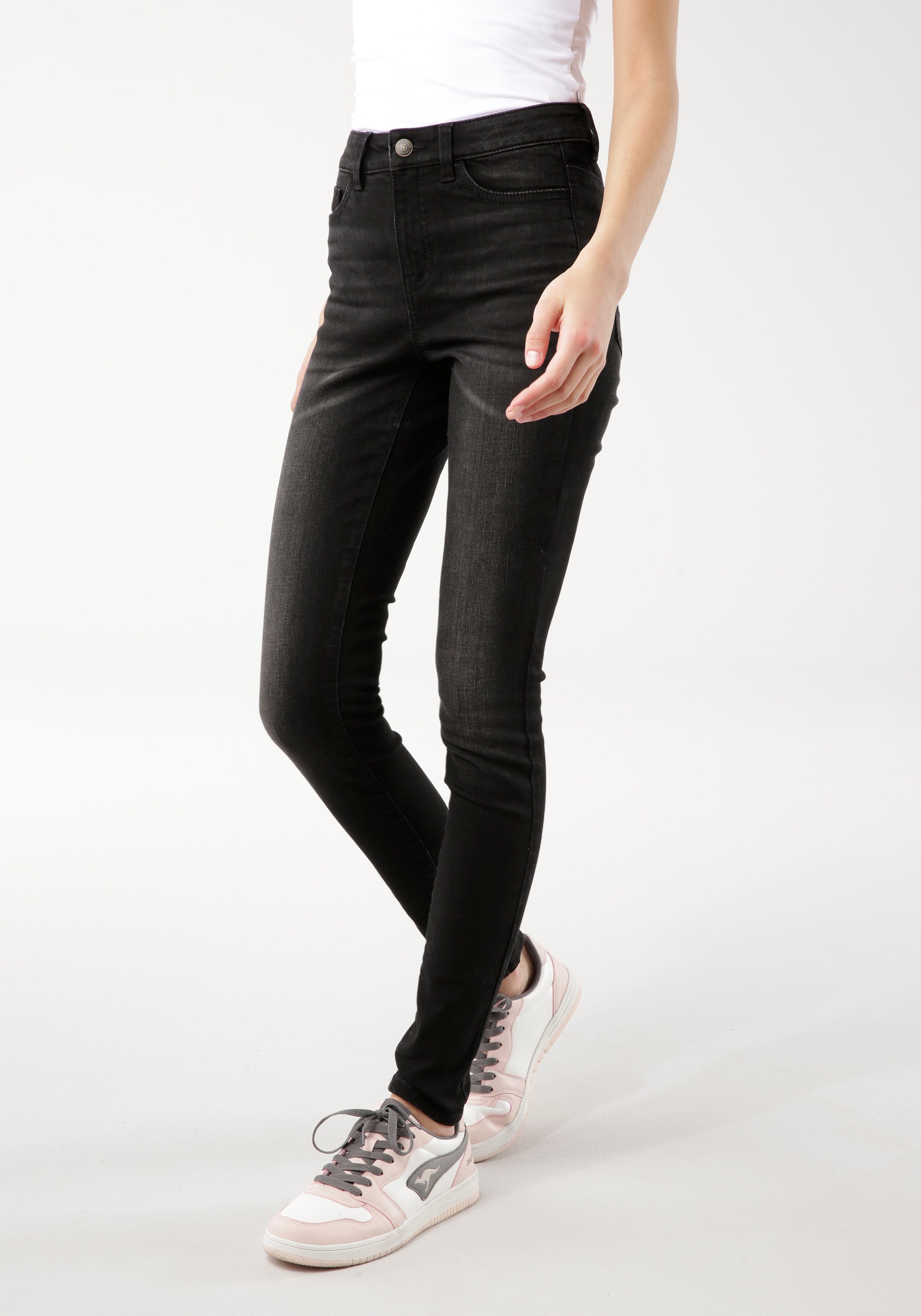KangaROOS 5-Pocket-Jeans SUPER SKINNY HIGH black-used RISE used-Effekt mit