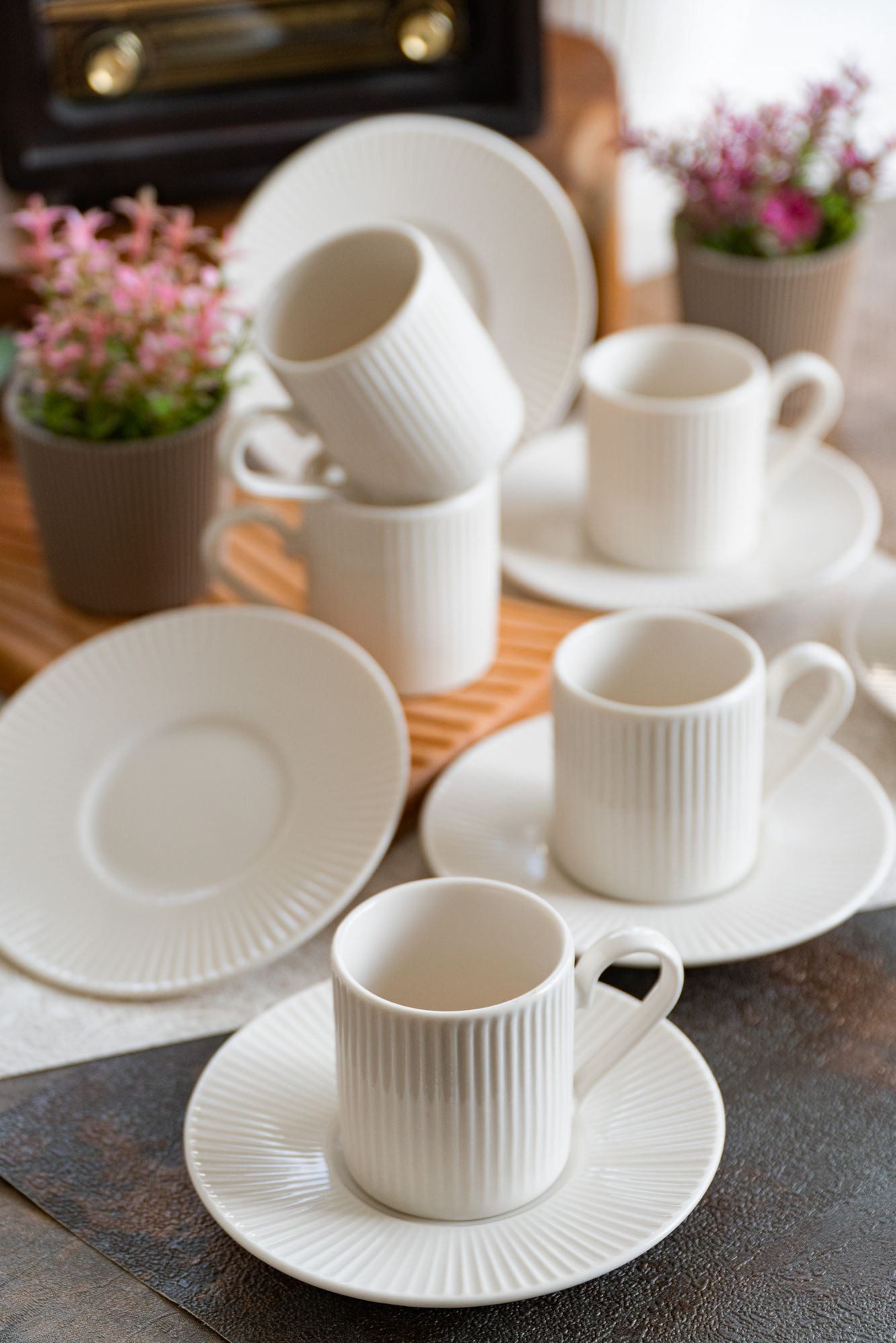 Hermia Concept Geschirr-Set Becher (12-tlg), Porzellan, 12-teiliges Set