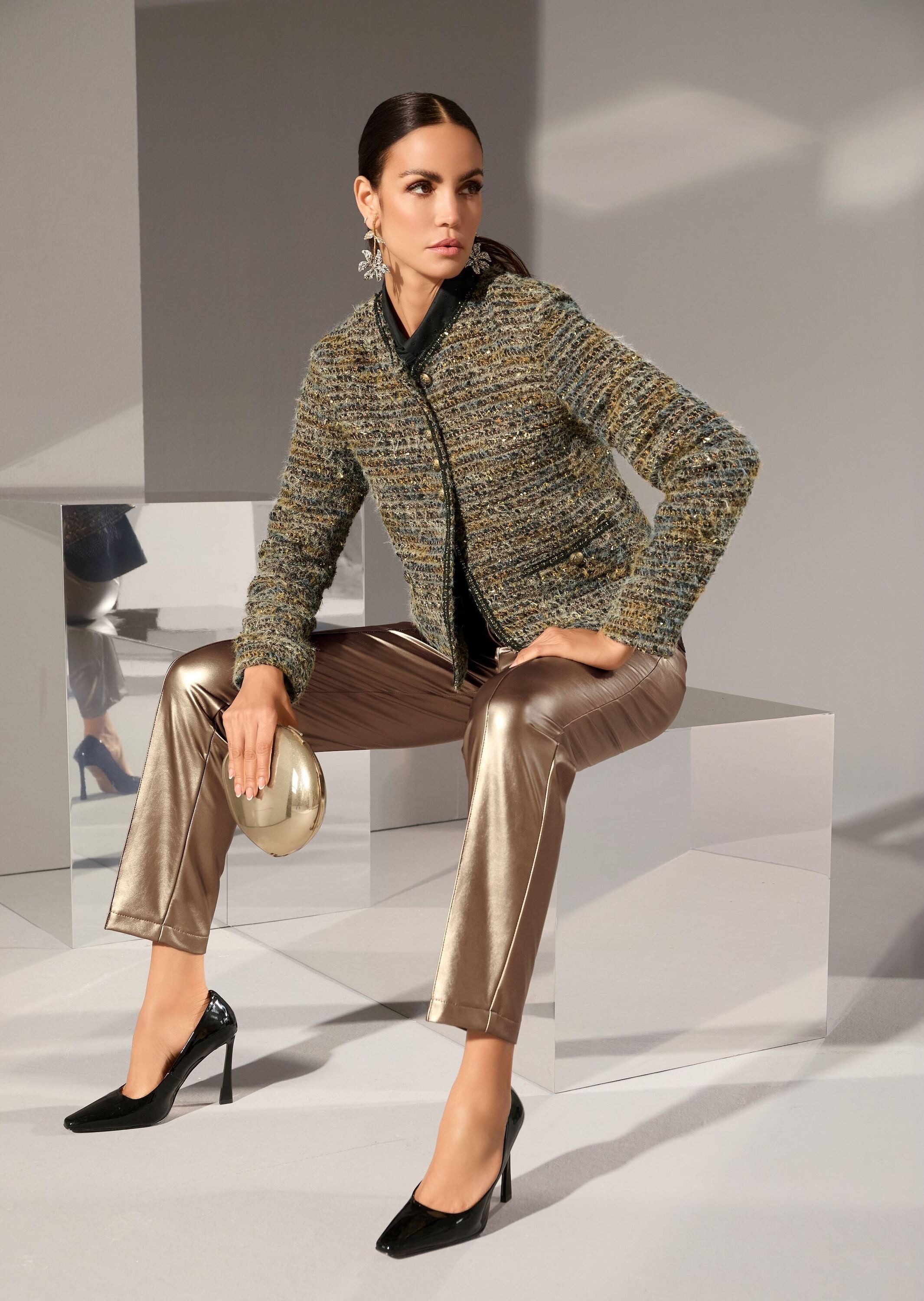 MADELEINE Lederimitathose Kurzgröße: Kunstlederhose mit Biesen Luxus-Look-Hose mit Formbund und Zierpaspeltaschen