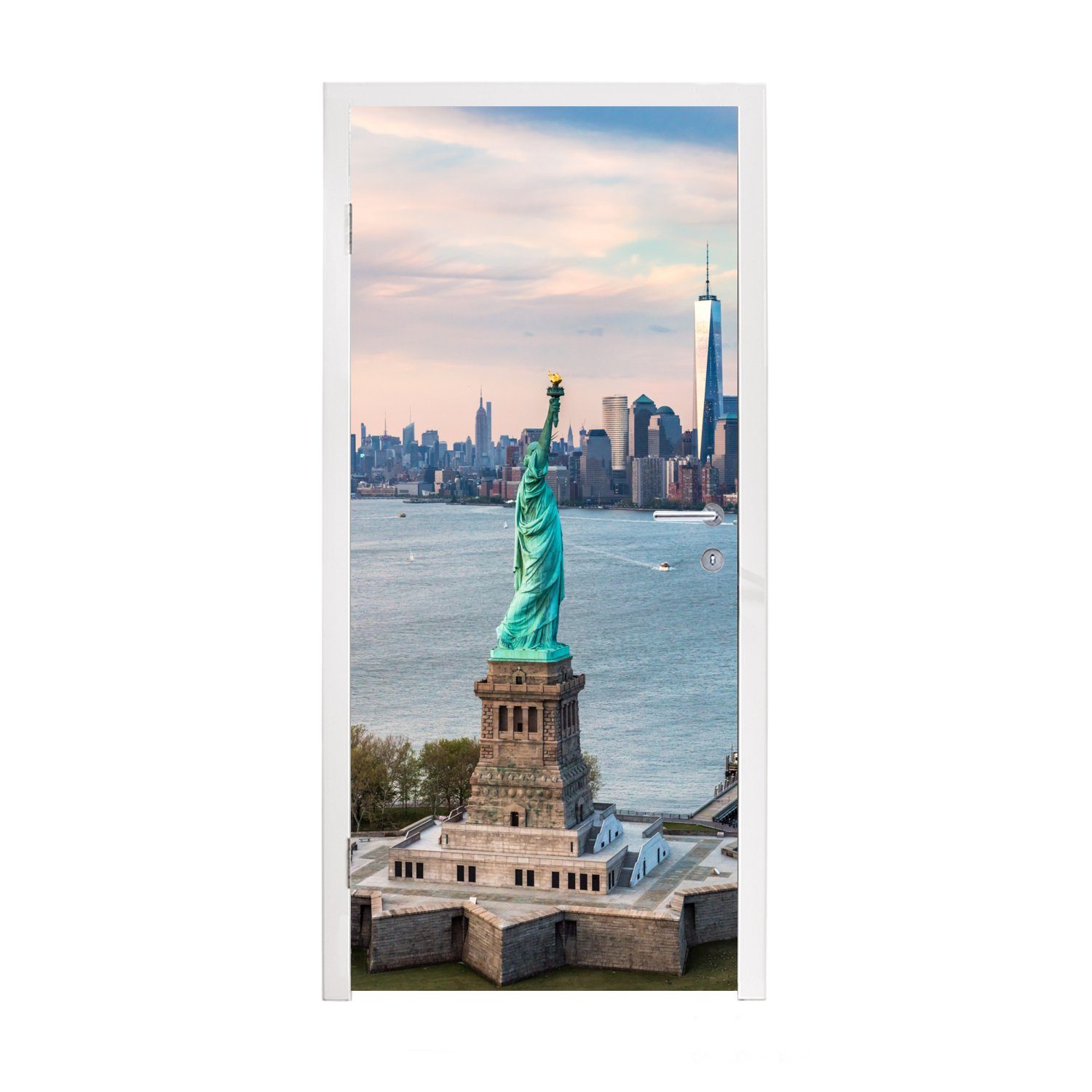 MuchoWow Türtapete Freiheitsstatue mit der Skyline von New York, Matt, bedruckt, (1 St), Fototapete für Tür, Türaufkleber, 75x205 cm
