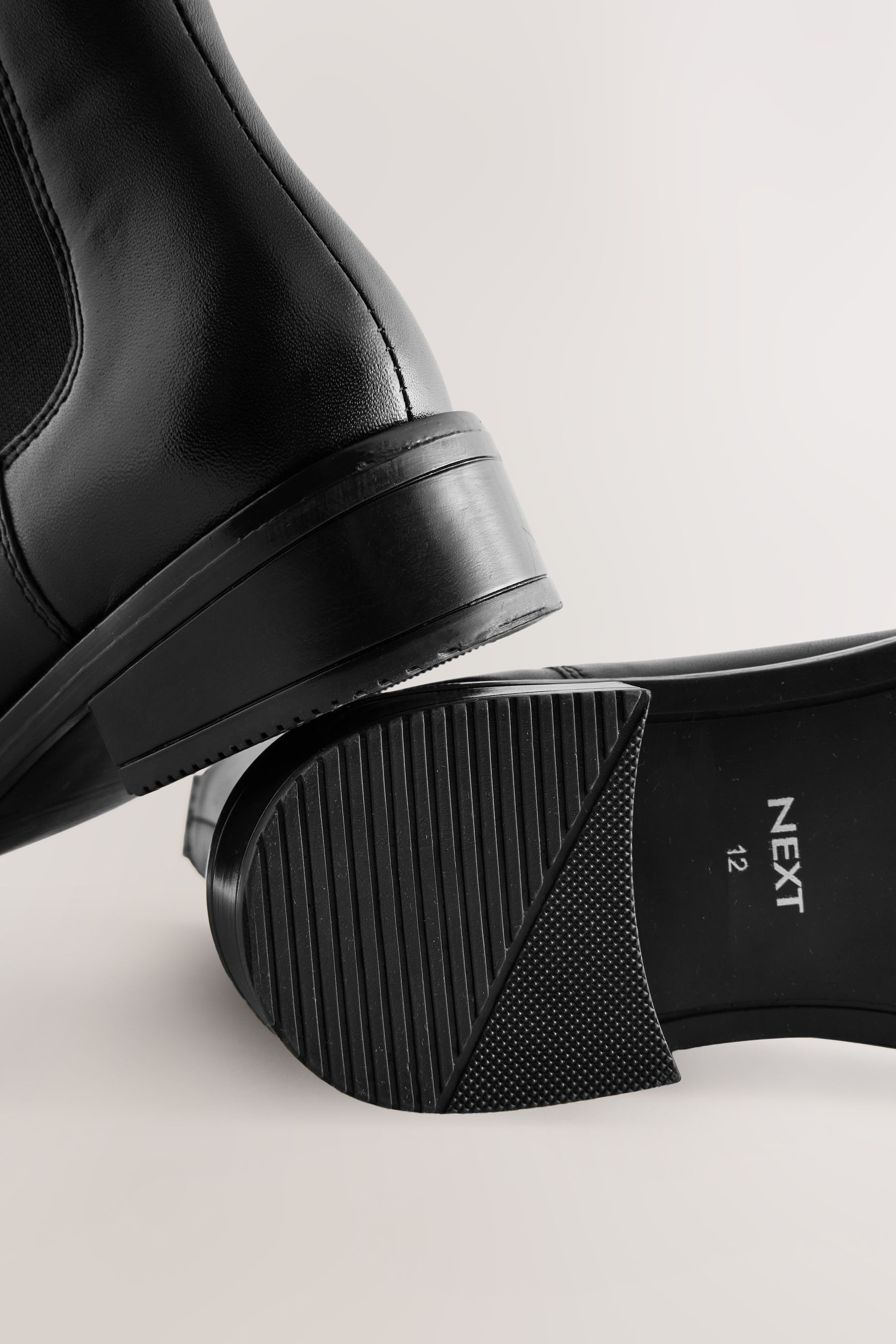 Next Chelsea Boots mit Absatz Chelseaboots (1-tlg)