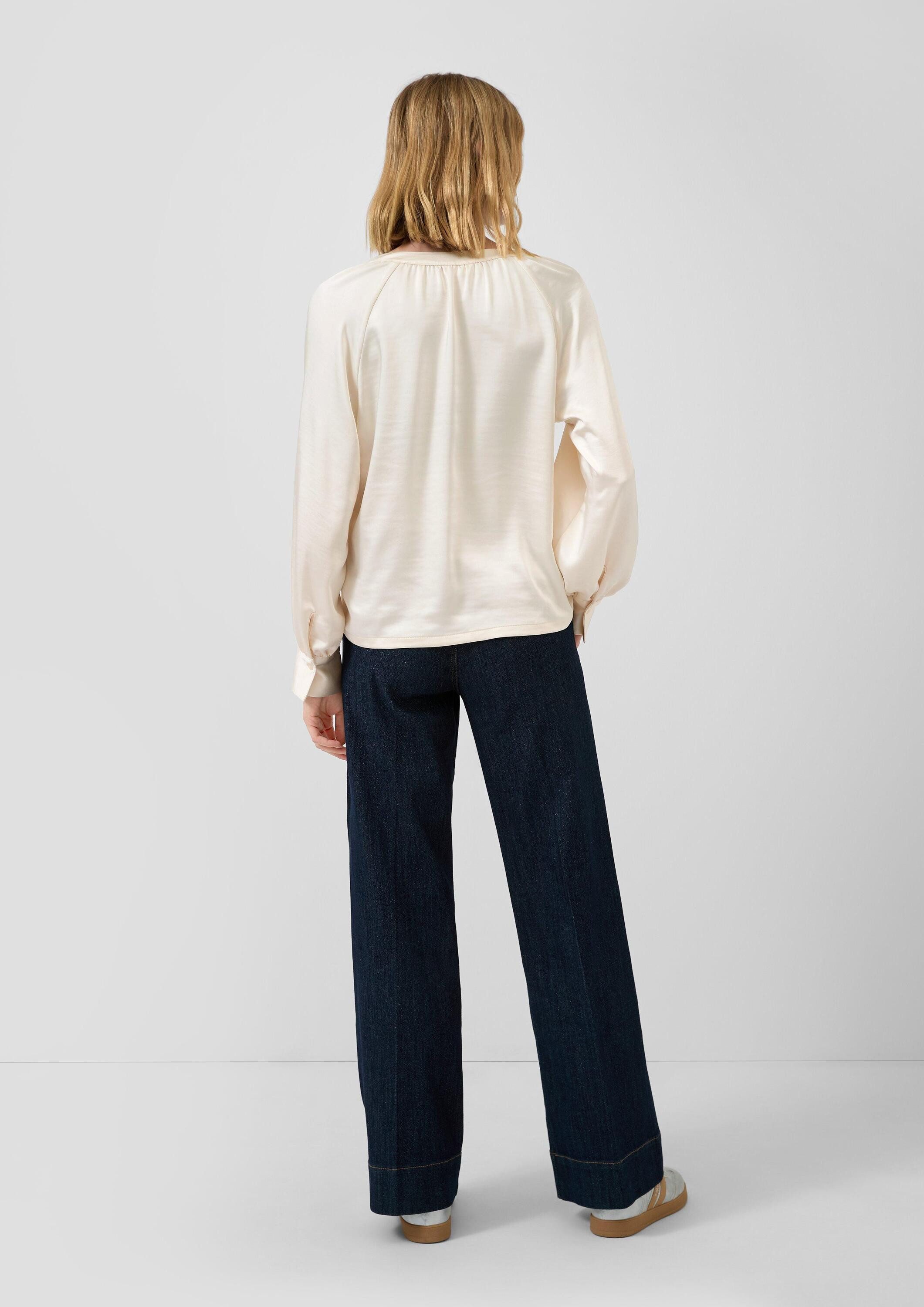 s.Oliver Langarmbluse Bluse Bluse aus Satin mit tiefem V-Ausschnitt