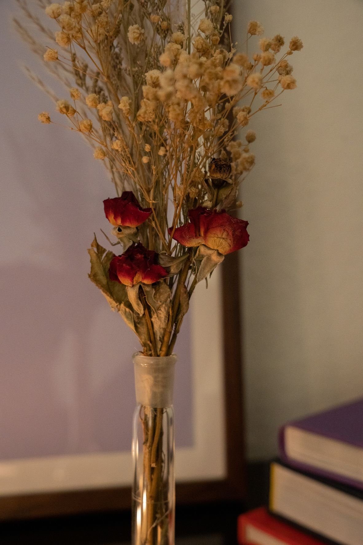 DECO, mit Heitmann Trockenblume Strauß beige/grün/rot Rosen,