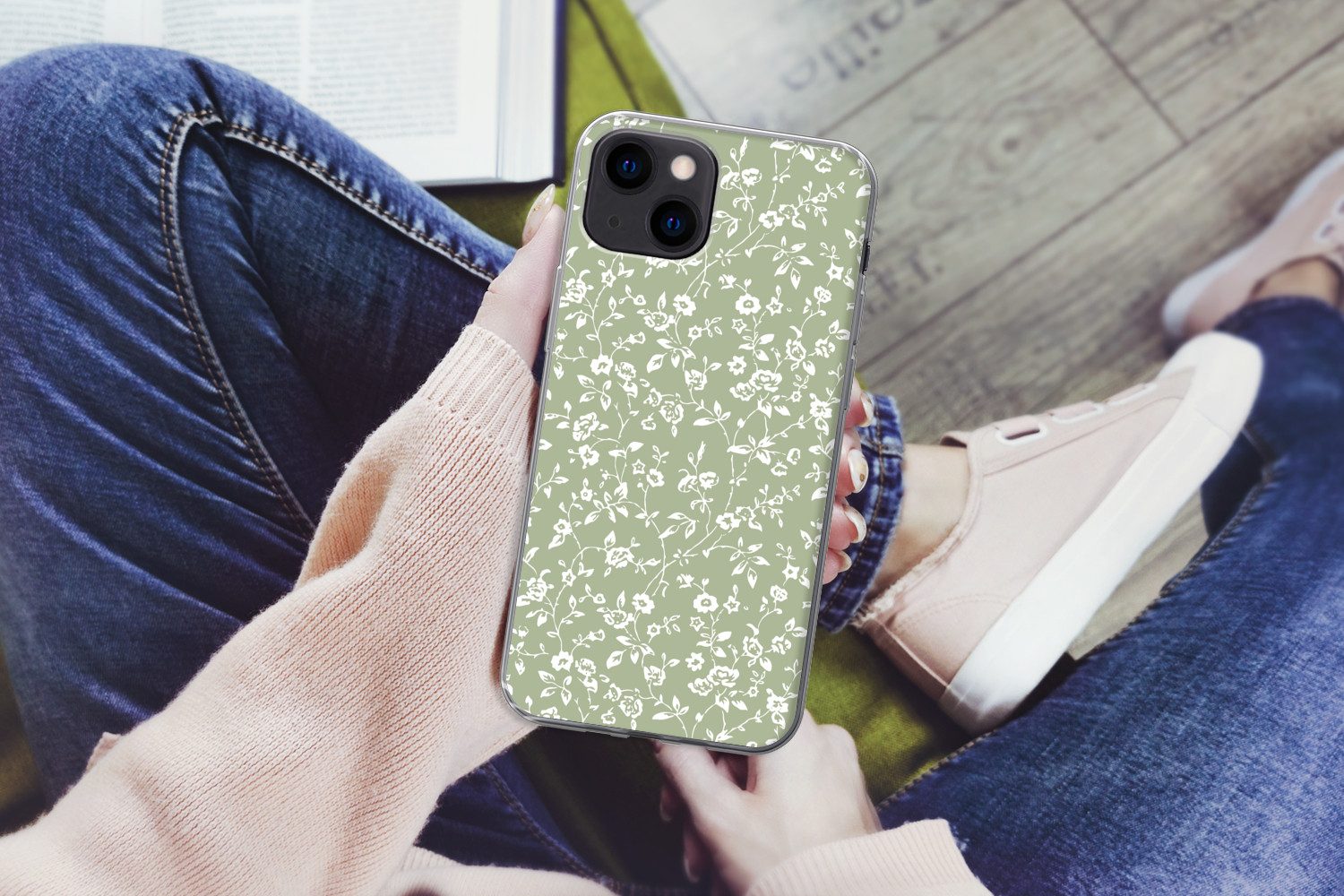MuchoWow Handyhülle für Apple iPhone 13 Blumen - Druck - Grün - Weiß, Smartphone-Bumper, Print, Handy Schutzhülle Dünn