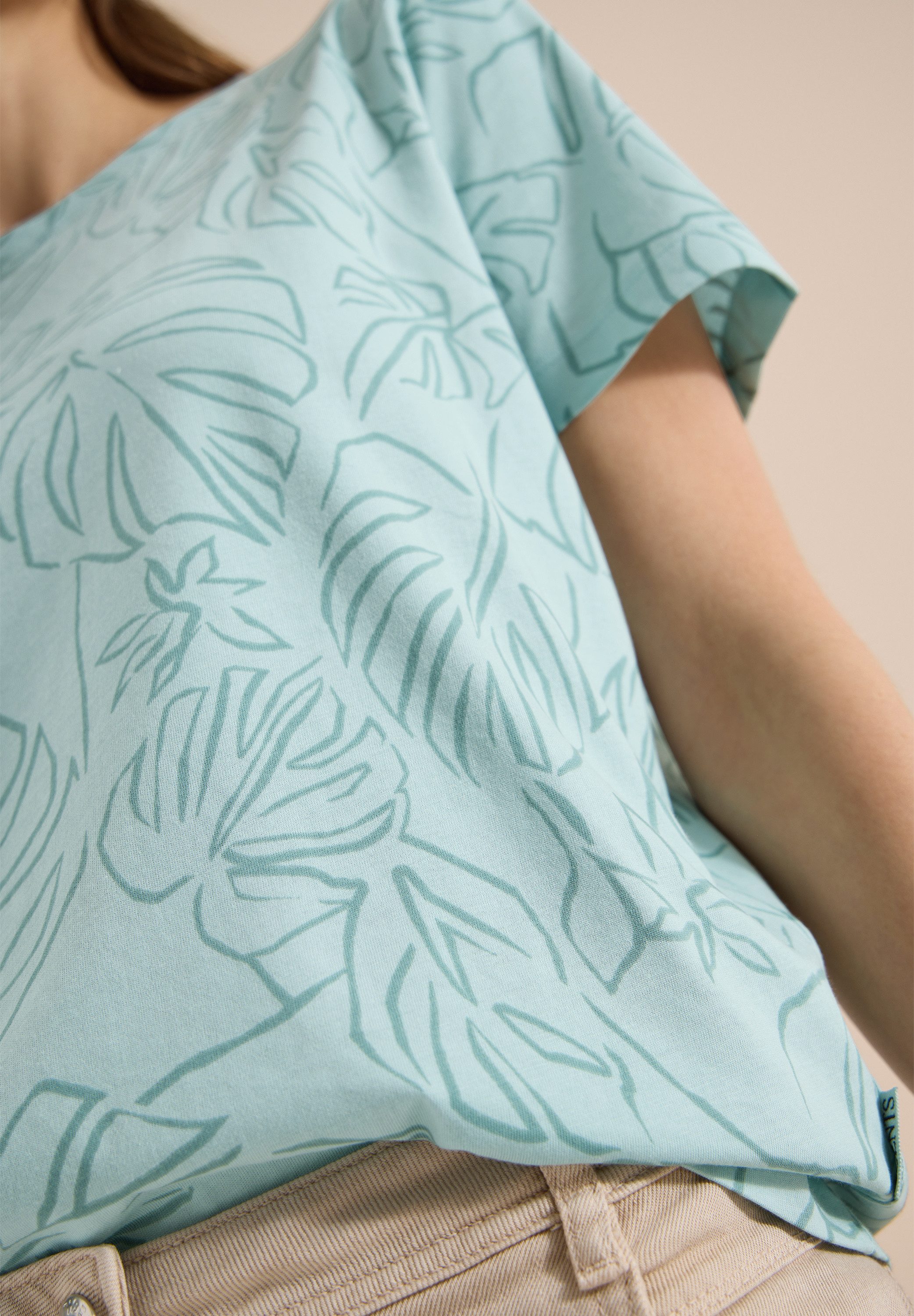CECIL Kurzarmshirt Sommershirt mit Rundhals und Blätterprint