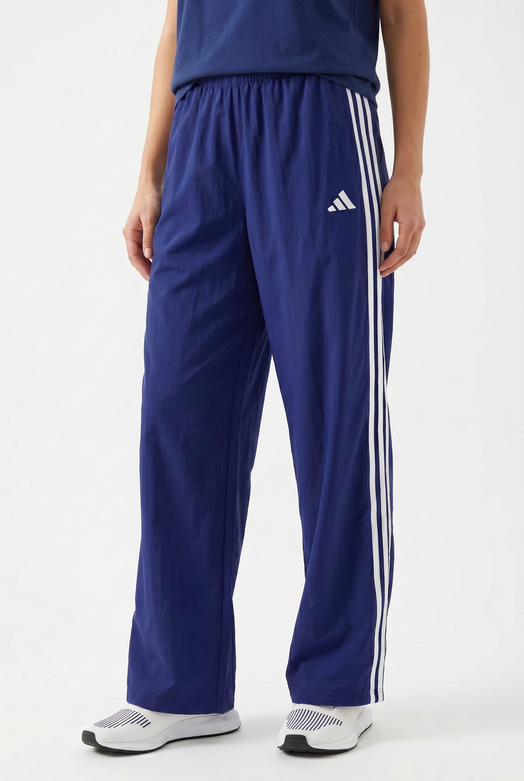 adidas Sportswear Sporthose ESSENTIALS 3-STREIFEN LIFESTYLE WOVEN PARACHUTE Fallschirmhose, locker geschnitten, mit weitem Bein