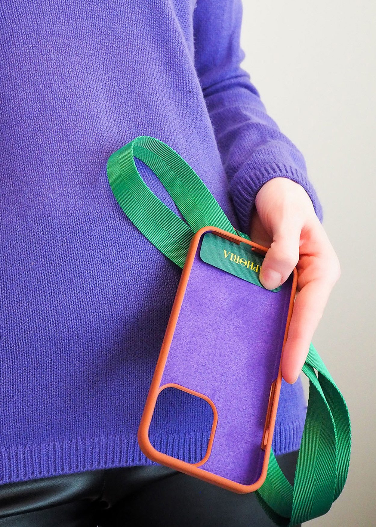 iPHORIA Handy-Halterung Strap Holder - Green, (bis 0 Zoll, Material: Baumwolle, Strapholder, Handyfallschutz)
