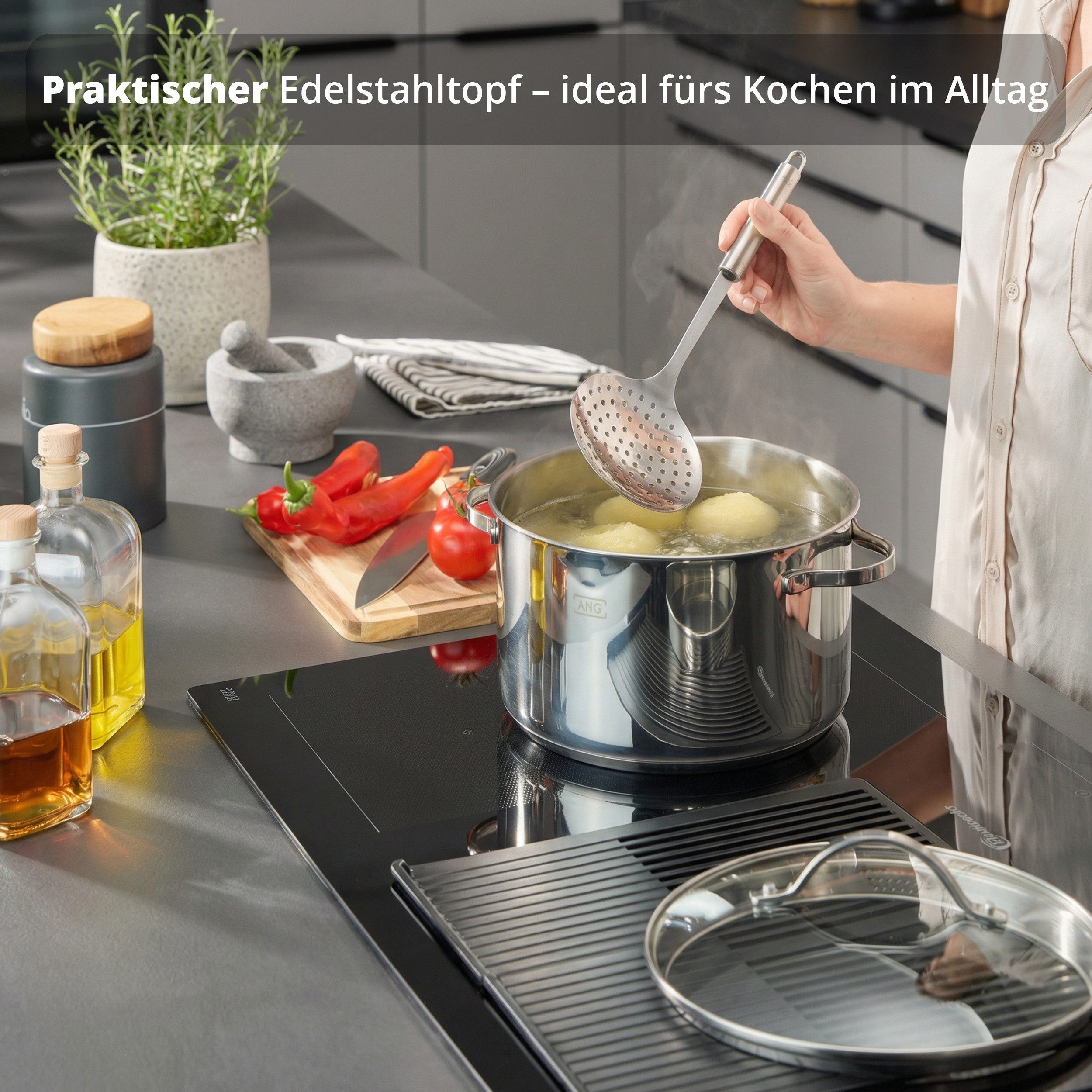 KHG Kochtopf Fleischtopf Ø 24 cm, integriertes Sieb, Ausguss, Innenskala, Edelstahl, 4 Liter Volumen, Glasdeckel, für alle Herdarten inklusive Induktion