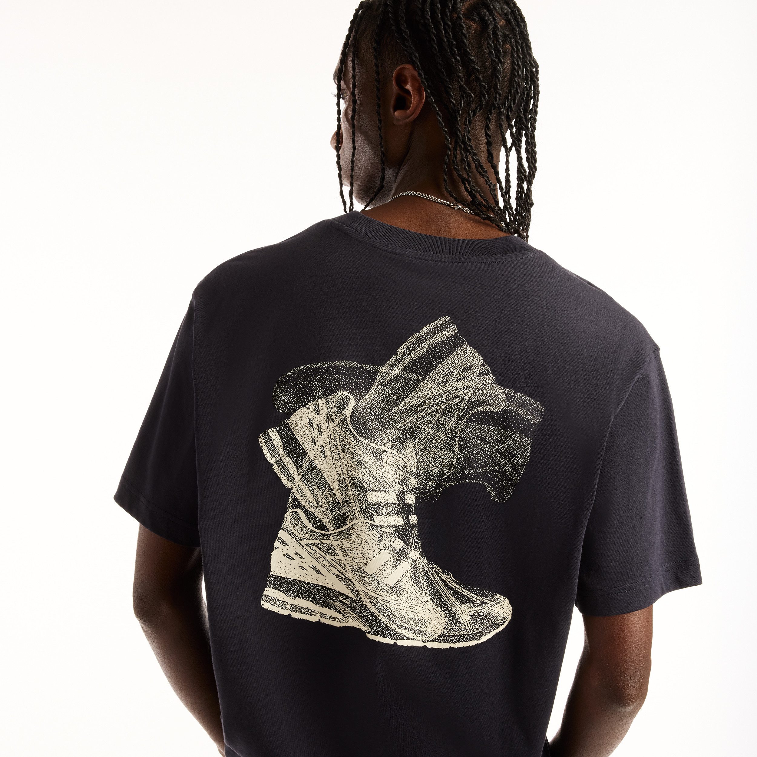 New Balance T-Shirt FOGGY DAZE 1906 T-SHIRT für sportliche Aktivitäten konzipiert, aus Baumwolle