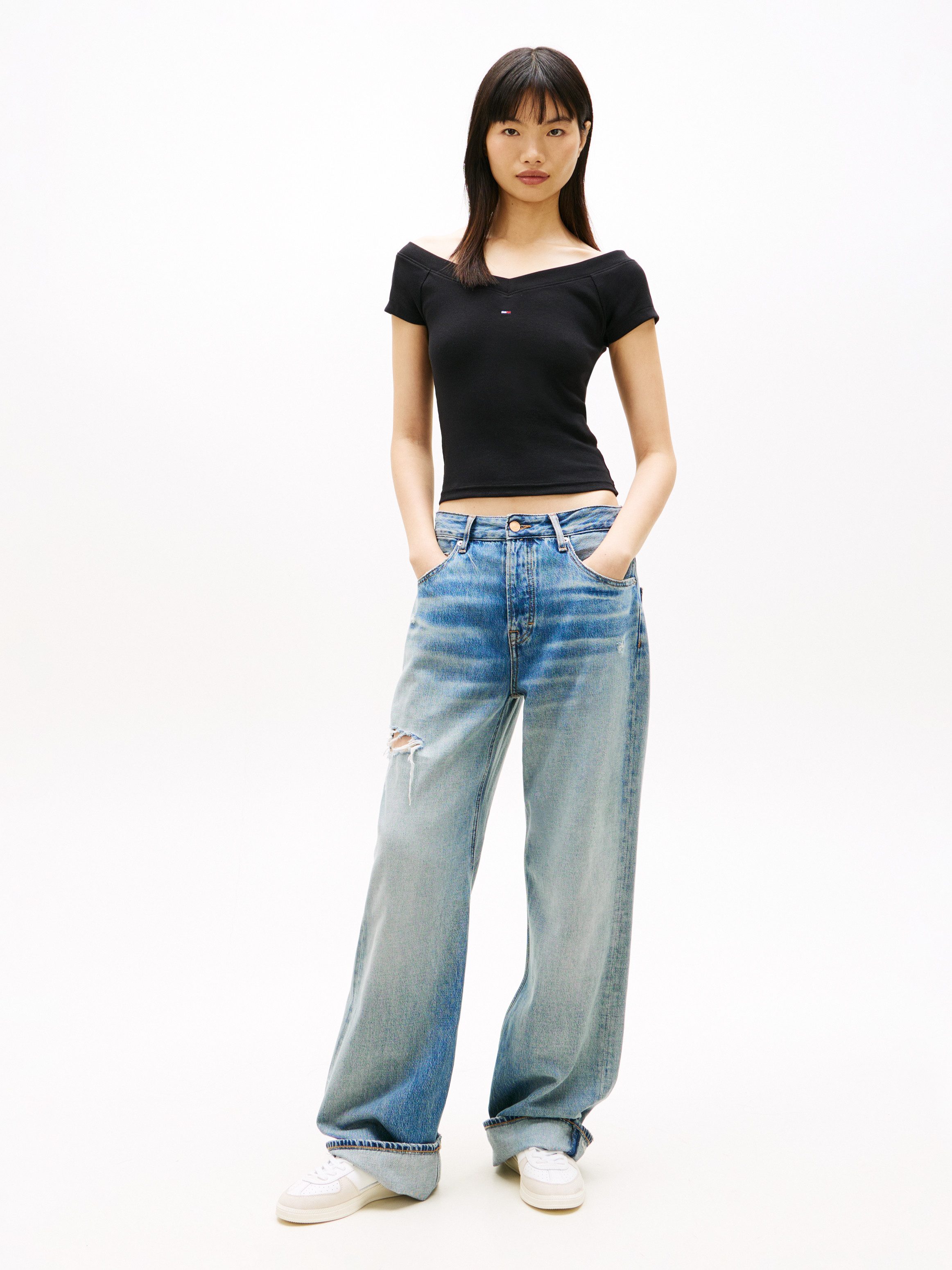 Tommy Jeans Kurzarmshirt TJW SLIM OFF SHOULDER RIB SS TOP mit gerippter Struktur, schulterfrei