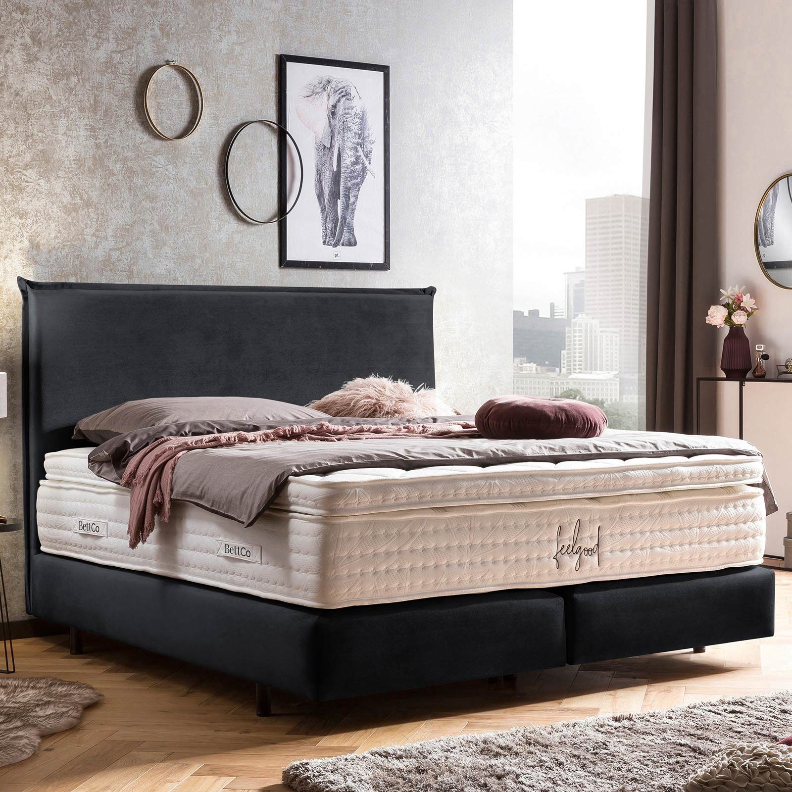 BettCo Boxspringbett London (180 x 200 cm, in Schwarz Samt), Zeitloses-Design mit Biese + optionaler Topper, Schwebeoptik