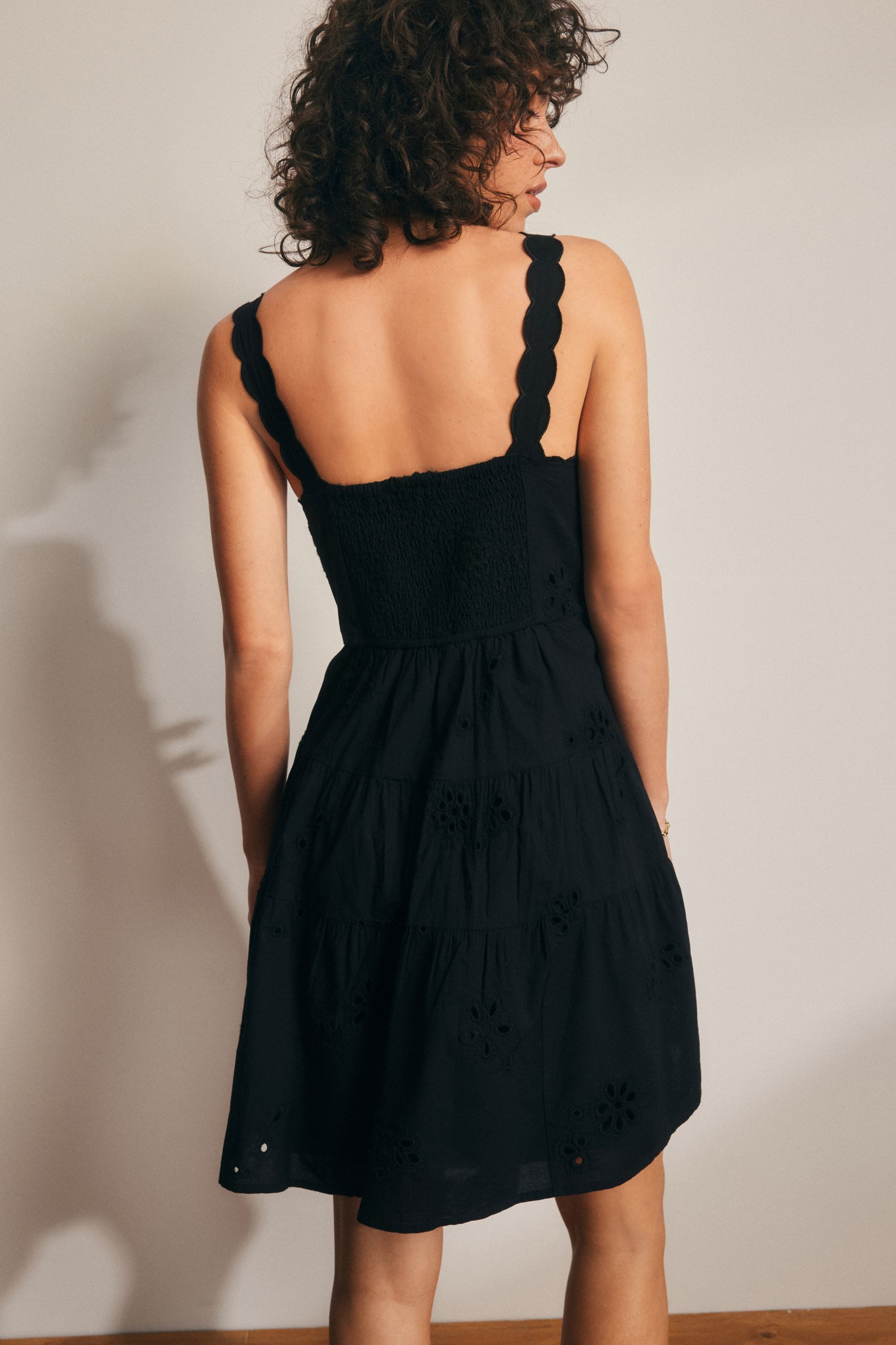Next Minikleid Gestuftes Minikleid mit Stickereien günstig online kaufen