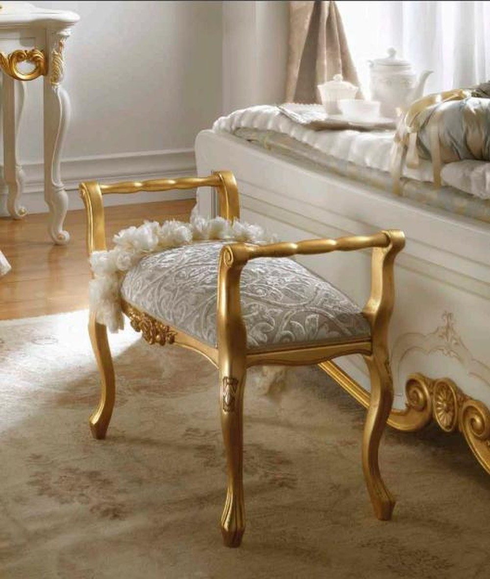 JVmoebel Bettbank Eleganter Sitzhocker aus hochwertigem Stoff in Gold mit Füßen (1-St), Made in Europa