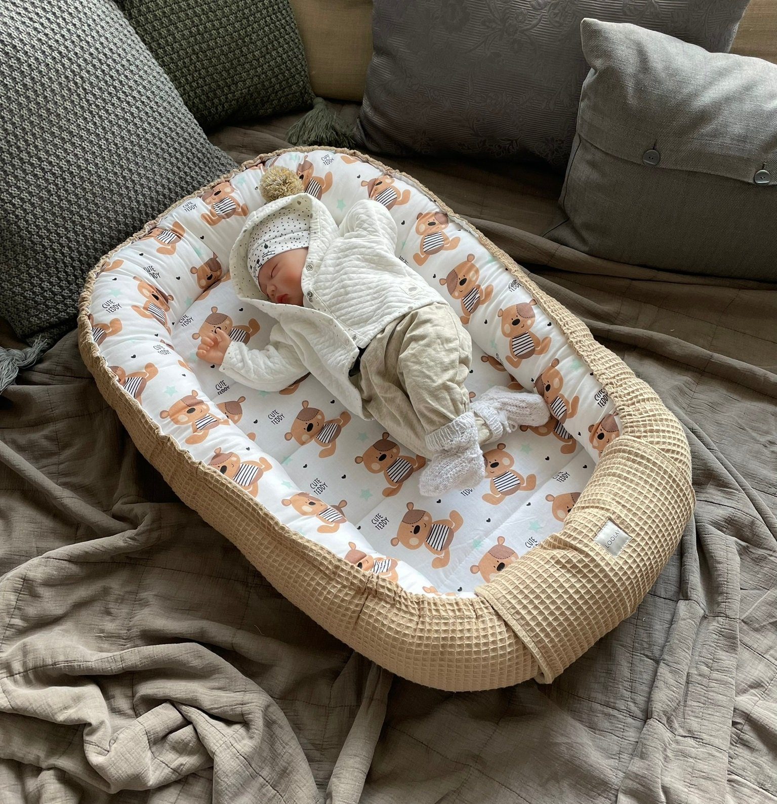 Loolay Bettnestchen TAUPE WAFFELPIQUE Braun TEDDY Baumwolle BABYNEST Babykokon Kokon, (Neugeborene Babyaustattung Reisebett Nestchen SOLO/ o. in Geschenk SETS, 1-tlg., 4 Jahreszeiten ATMUNGSAKTIVER TAUPE WAFFEL), 100% Europäische Stoffe und Kleinserien-Handnähen!