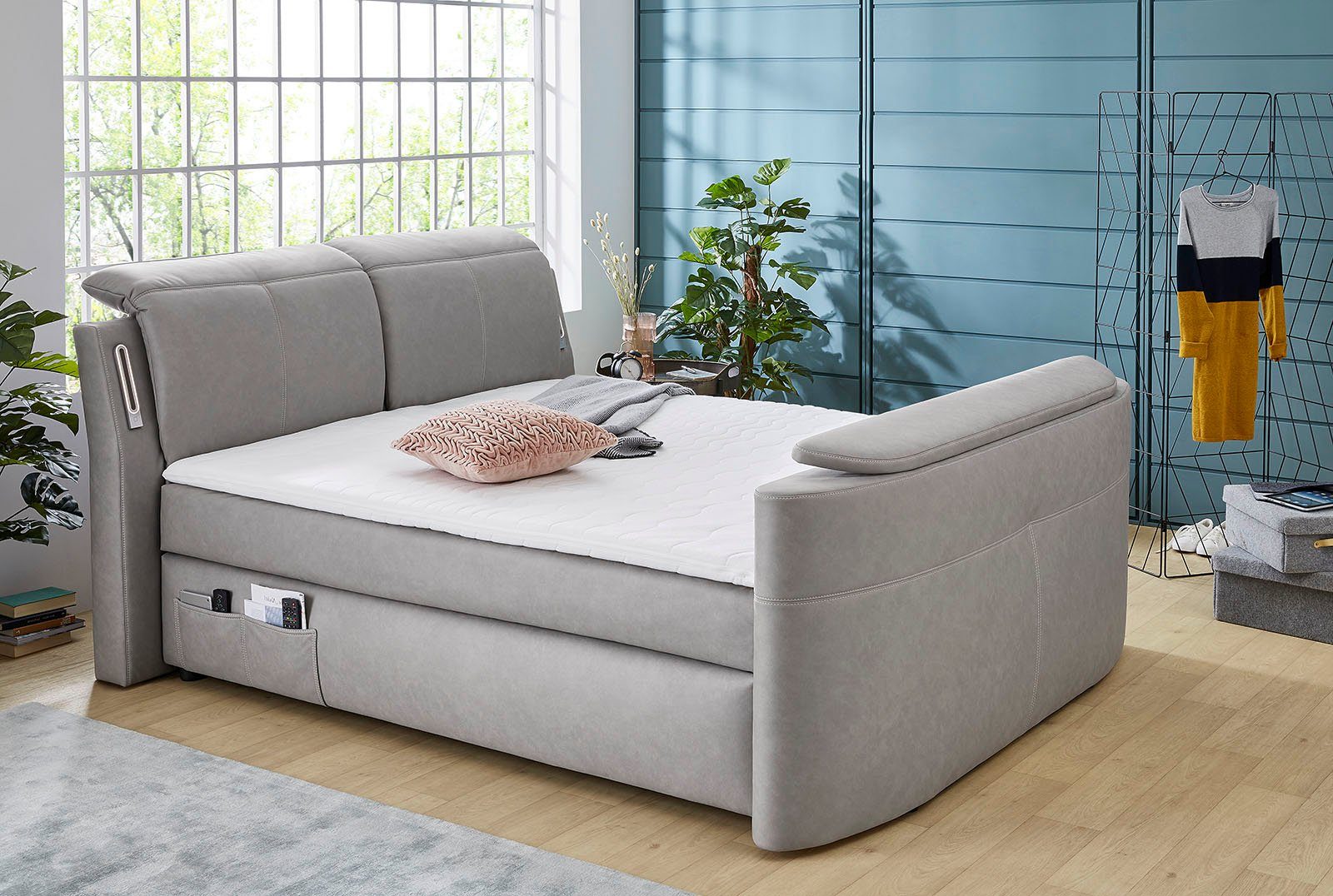 Jockenhöfer Gruppe Boxspringbett Movie Star in der Größe 180x200cm, mit versenkbarem TV-Lift und Fernbedienung, verstellbare Kopfstützen