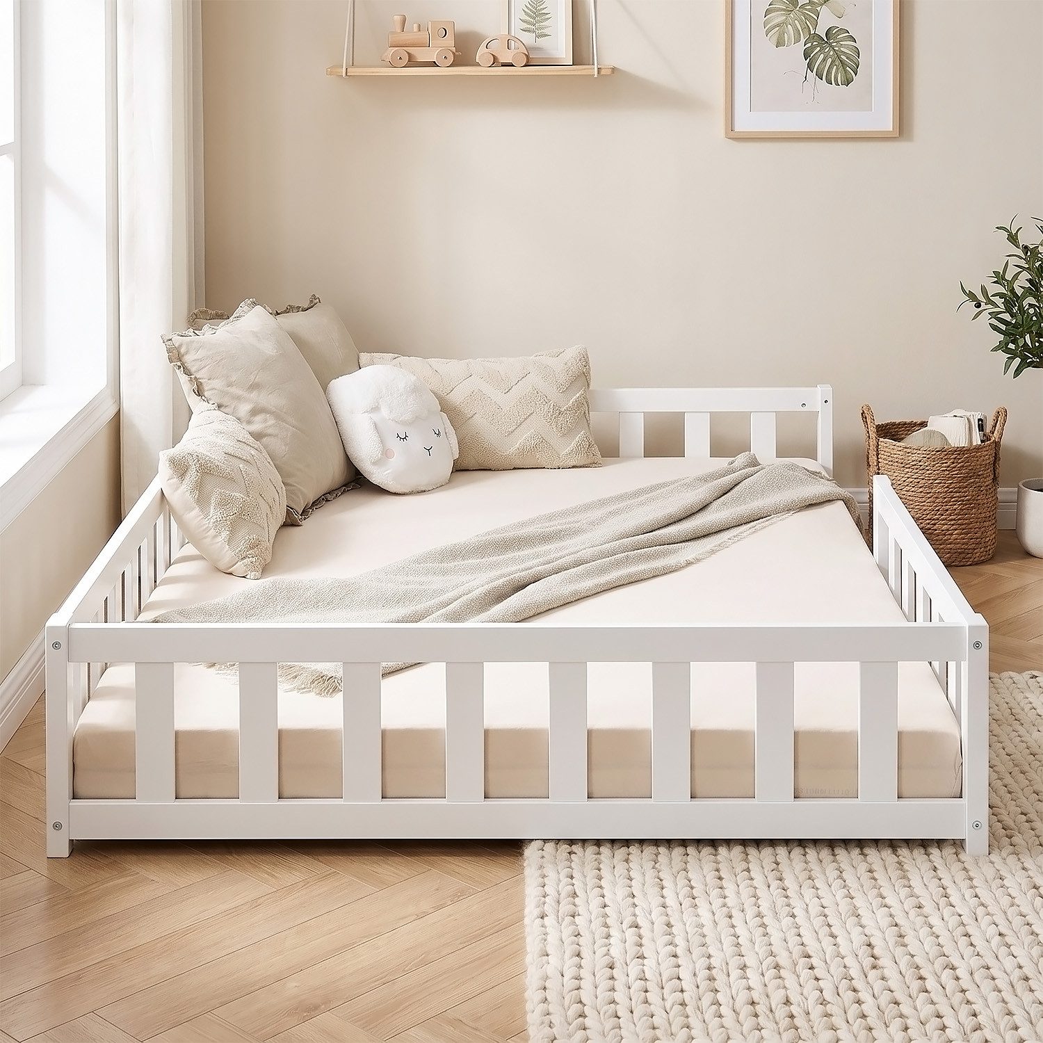 Homestyle4u Kinderbett 90x200 / 120x200 Weiß Natur Holzbett Bodenbett Montessori Kleinkind (Komplett-Set mit Lattenrost, Matratze mit OEKO-TEX® Standard 100), mit Rausfallschutz, wechselseitig