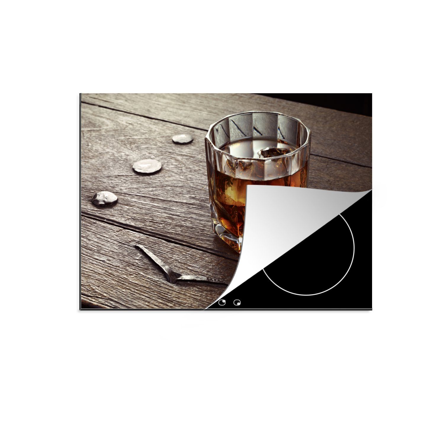 MuchoWow Herdblende-/Abdeckplatte Glas mit Whisky auf einem Holztisch, Vinyl, (1 tlg), 70x52 cm, Mobile Arbeitsfläche nutzbar, Ceranfeldabdeckung | Herdabdeckplatten