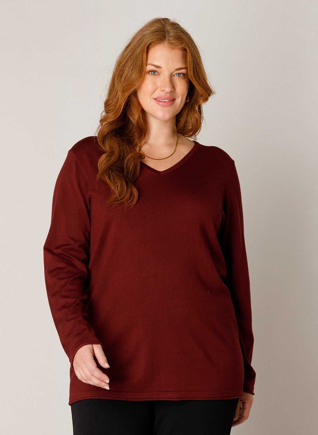 Base Level Curvy Strickpullover Anine mit V-Ausschnitt