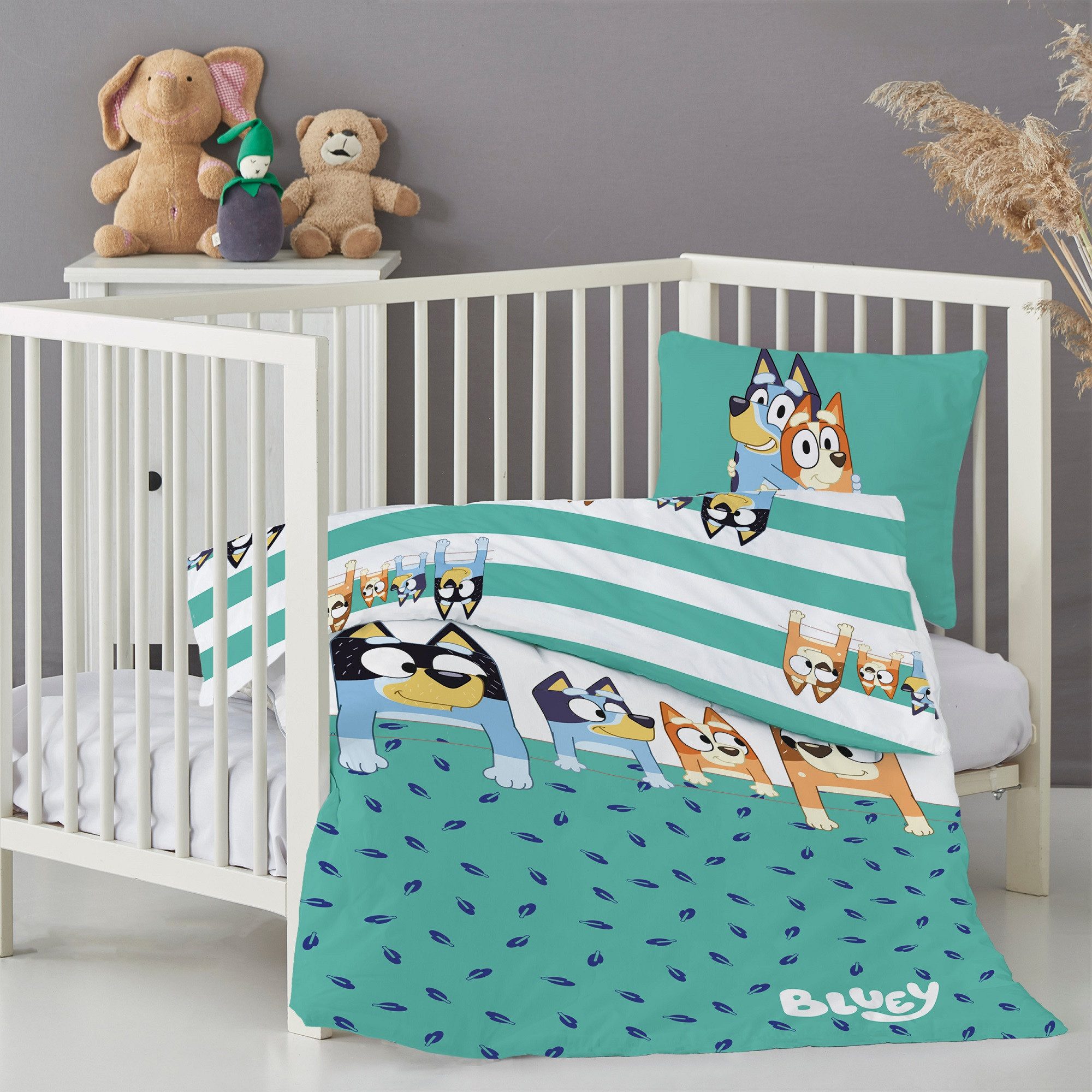 Kinderbettwäsche Bluey "Family" für Kleinkinder 100x135 40x60 cm aus 100% Baumwolle, Familando, Renforcé, 2 teilig, mit Reißverschluss und Hoteleinschlag