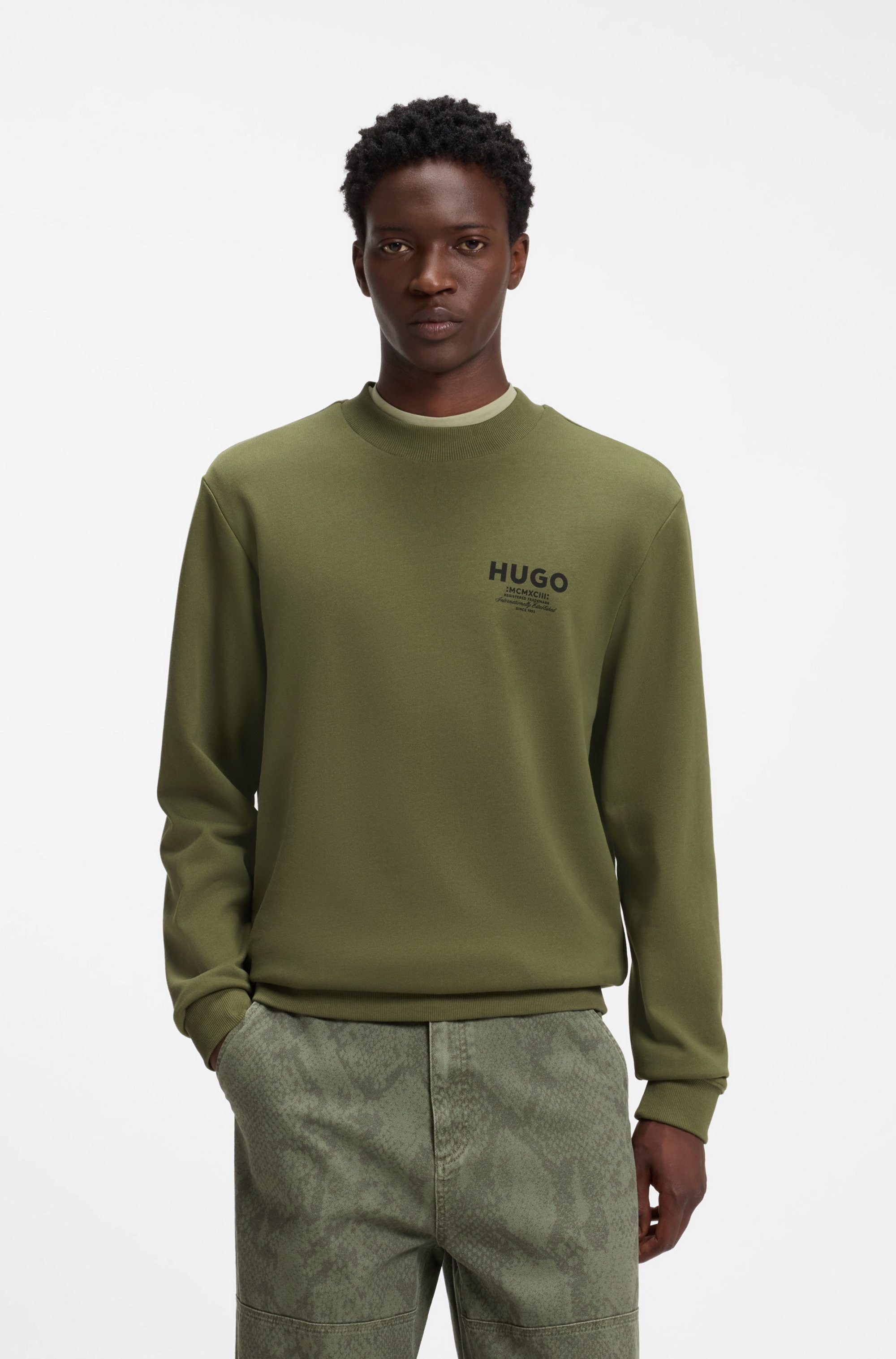 HUGO Sweatshirt Nespon Rundhalsausschnitt, Regular Fit, reine Baumwolle