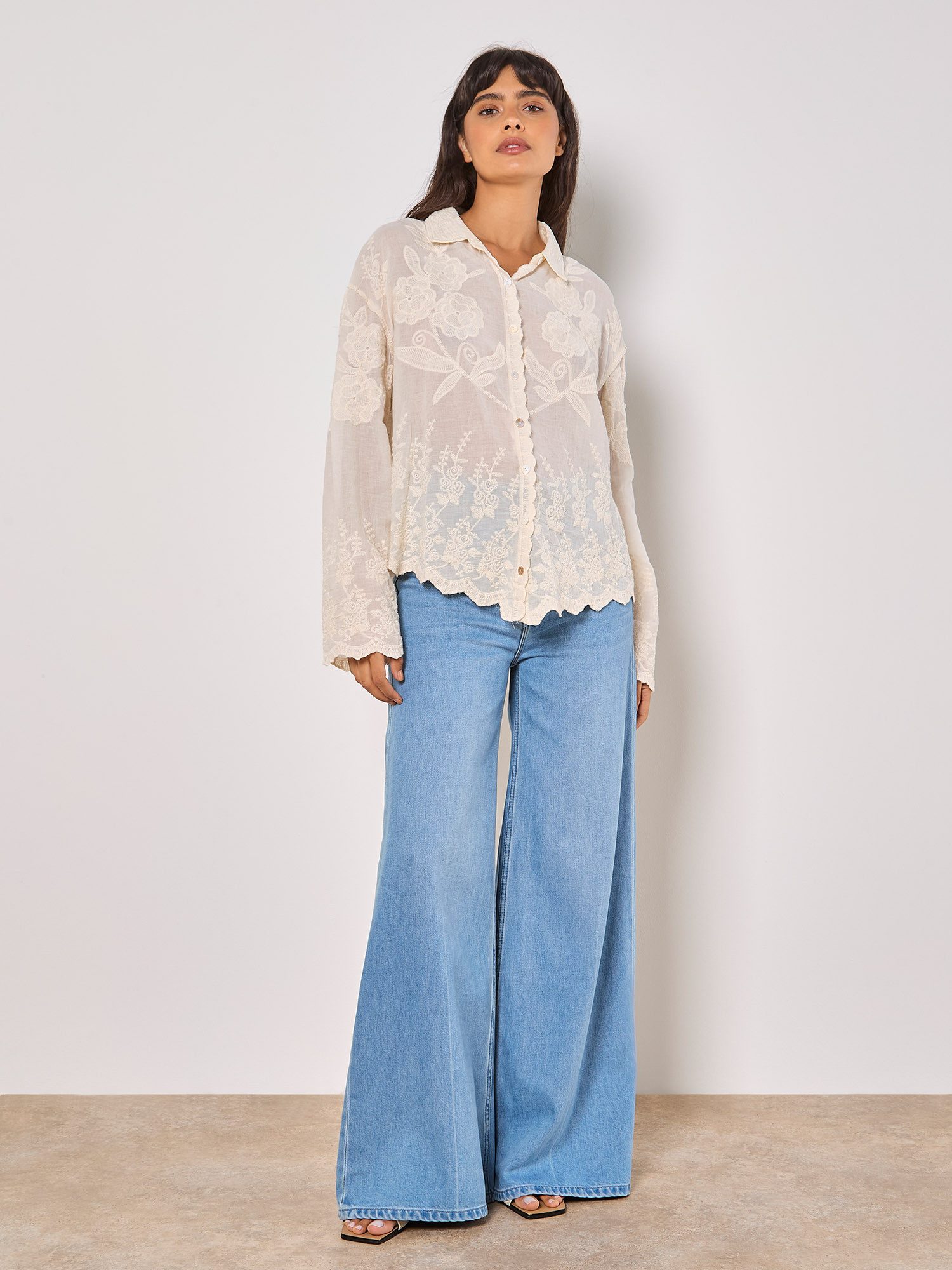 Apricot Hemdbluse Besticktes Hemd mit gewelltem Saum günstig online kaufen